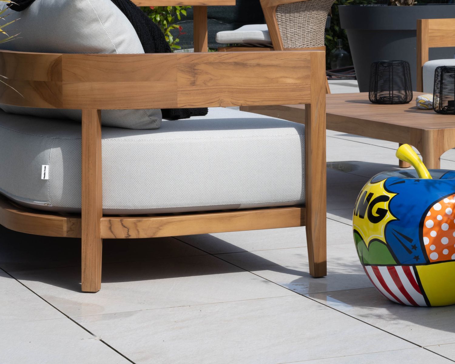 Salon de jardin teck naturel et tissu clair "Orchaise" ensemble canapé 3 places et fauteuils