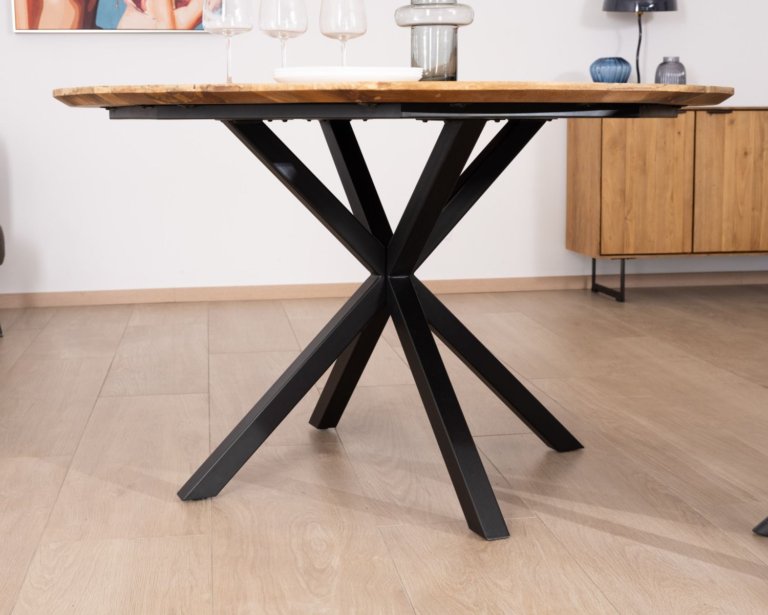 Table à manger ronde en teck recyclé et pieds mikado "Bahia" 130 cm
