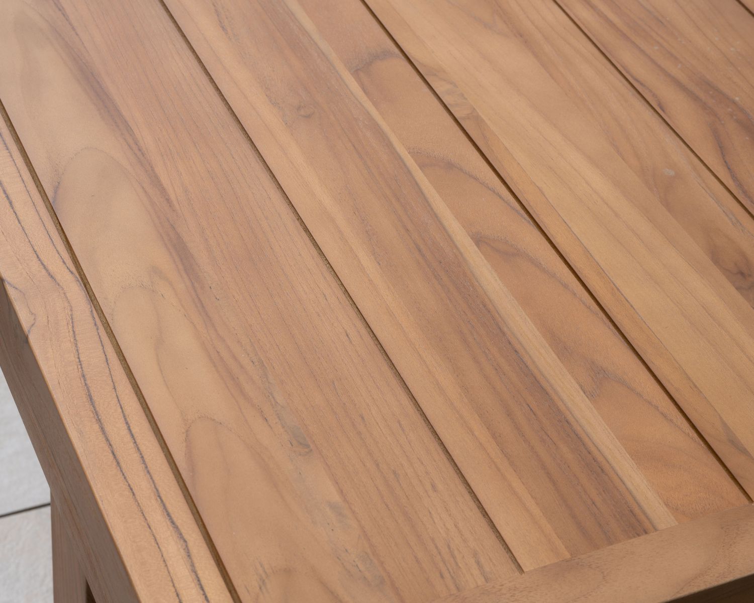 Grande table de repas extérieure 240 cm en teck "Orchaise" finition naturelle