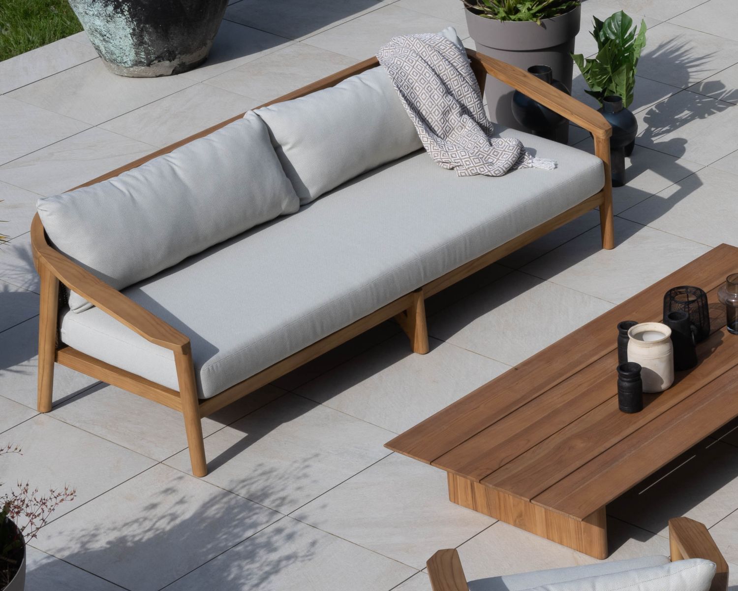 Ensemble de jardin canapé 3 places et fauteuils en teck naturel "Venise"