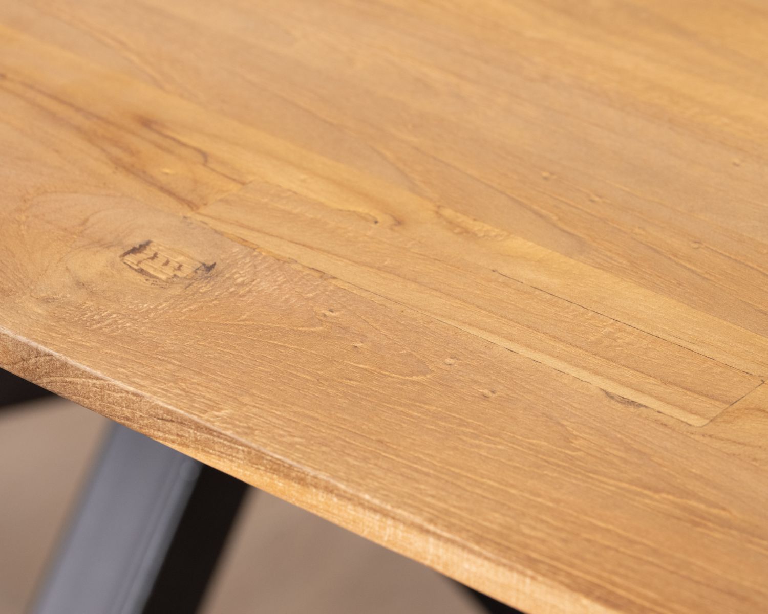 Table de repas 2 m en teck naturel "Bahia" pieds mikado métal