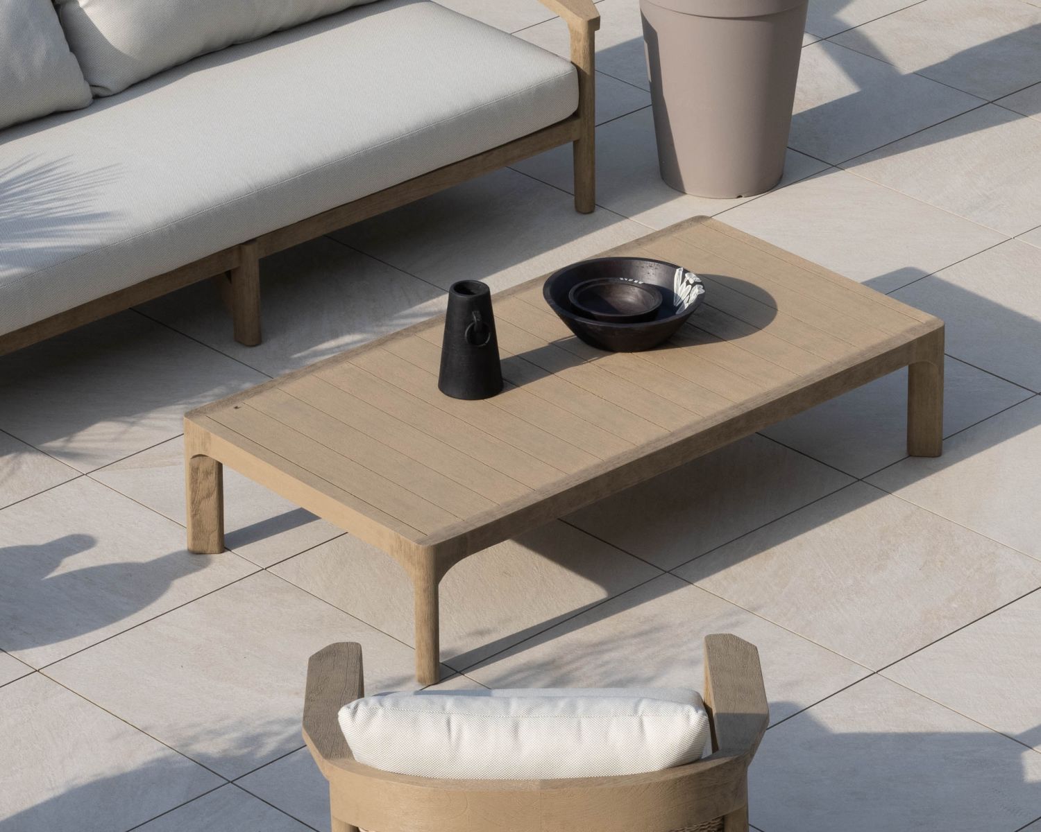Table basse spécial extérieur design épuré en teck finition naturelle sablée "Vérone"