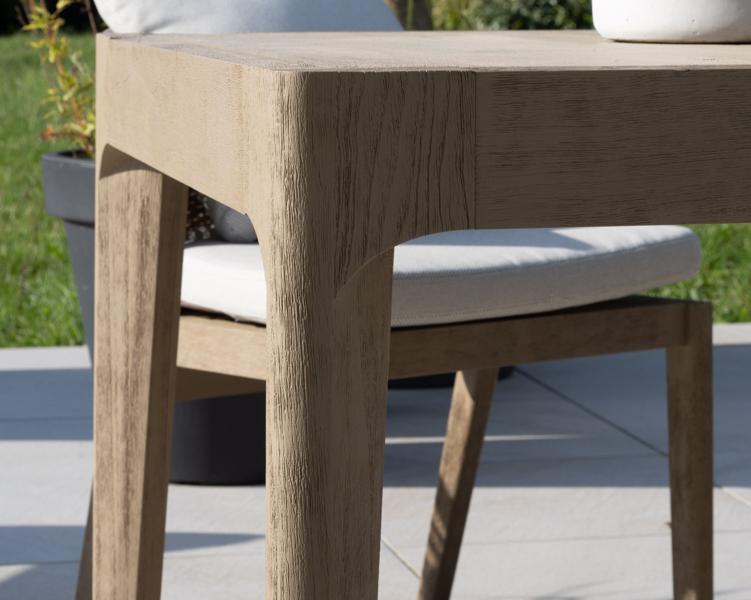 Table de repas spécial outdoor 240cm en teck finition sablée et grisée "Vérone"