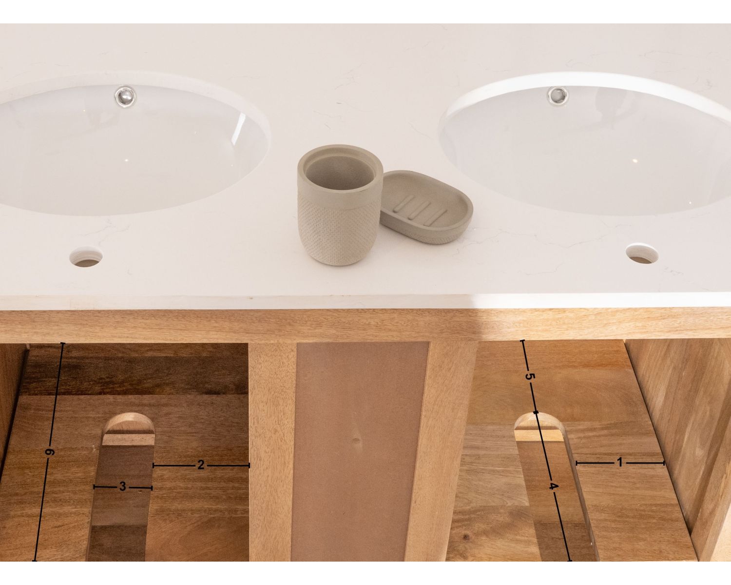 Meuble de salle de bain deux vasques bois et quartz 150cm "Églantine"