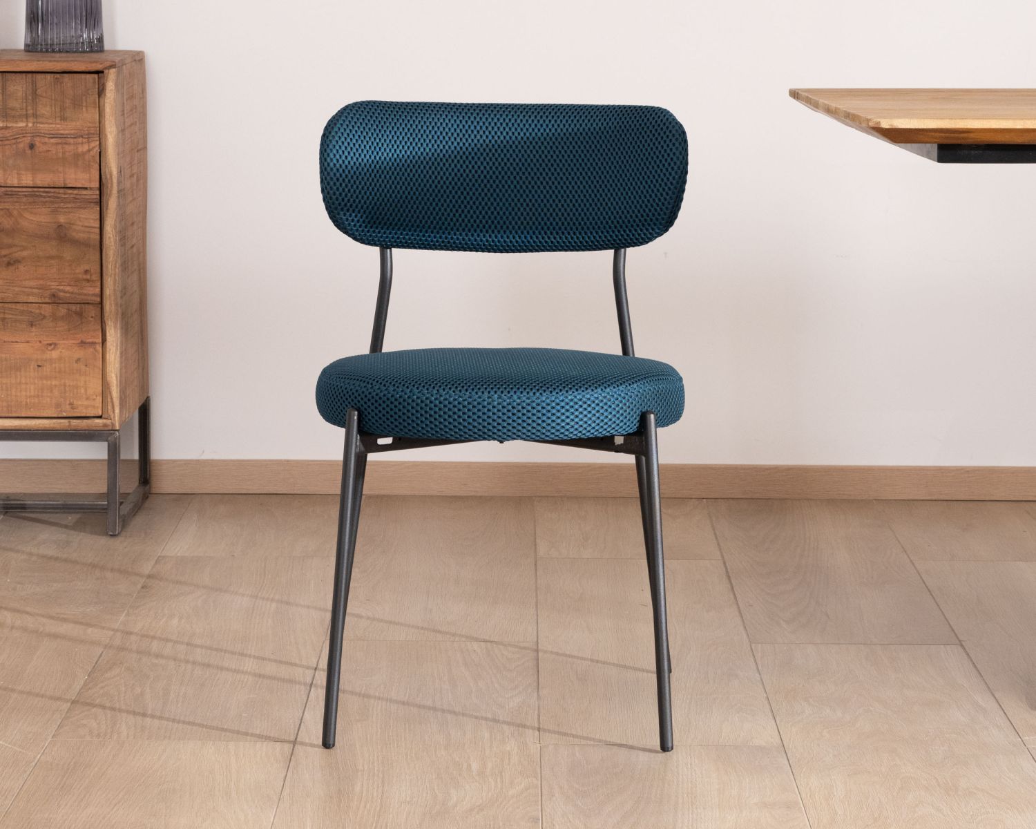 Lot de 2 chaises de repas design minimaliste en tissu bleu et pieds métal "Lato"