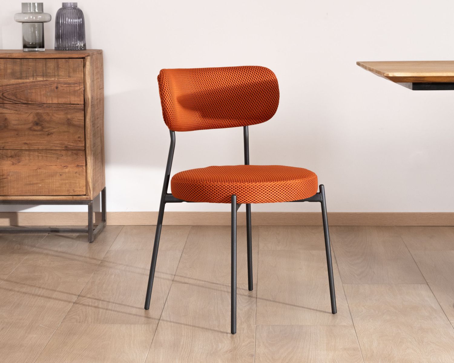 Lot de 2 chaises de repas en tissu terracotta et pieds métal style rétro "Lato" 