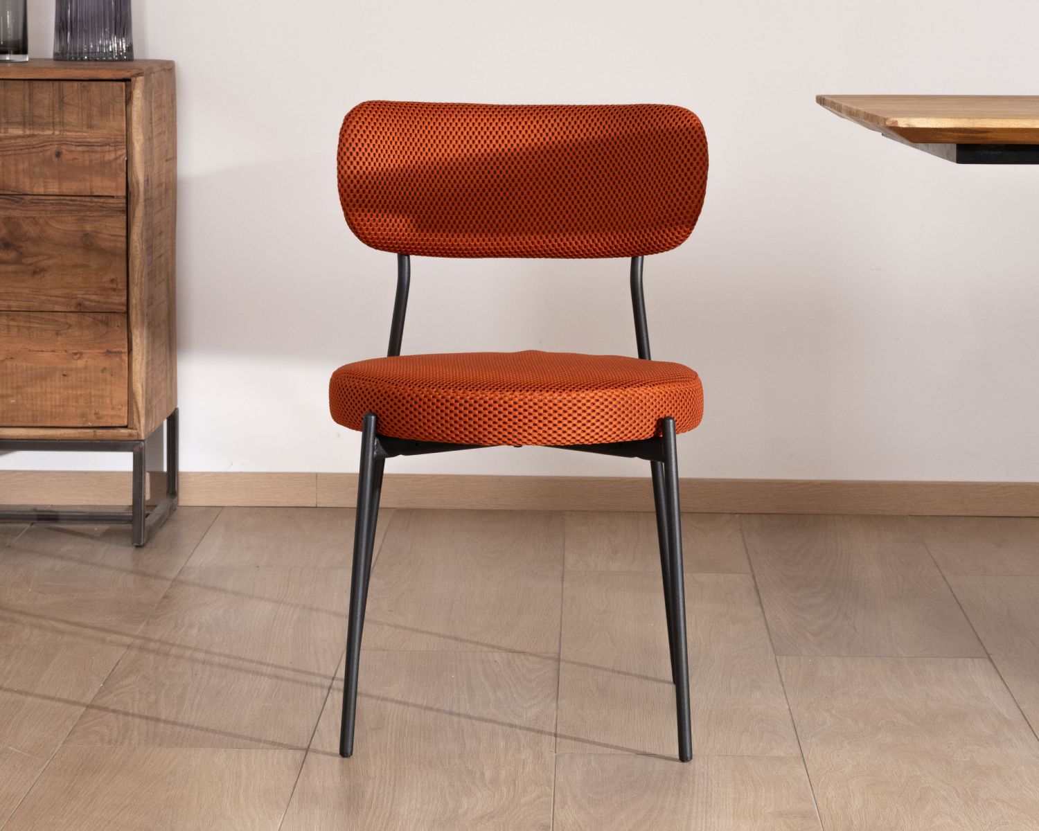 Lot de 2 chaises de repas en tissu terracotta et pieds métal style rétro "Lato" 