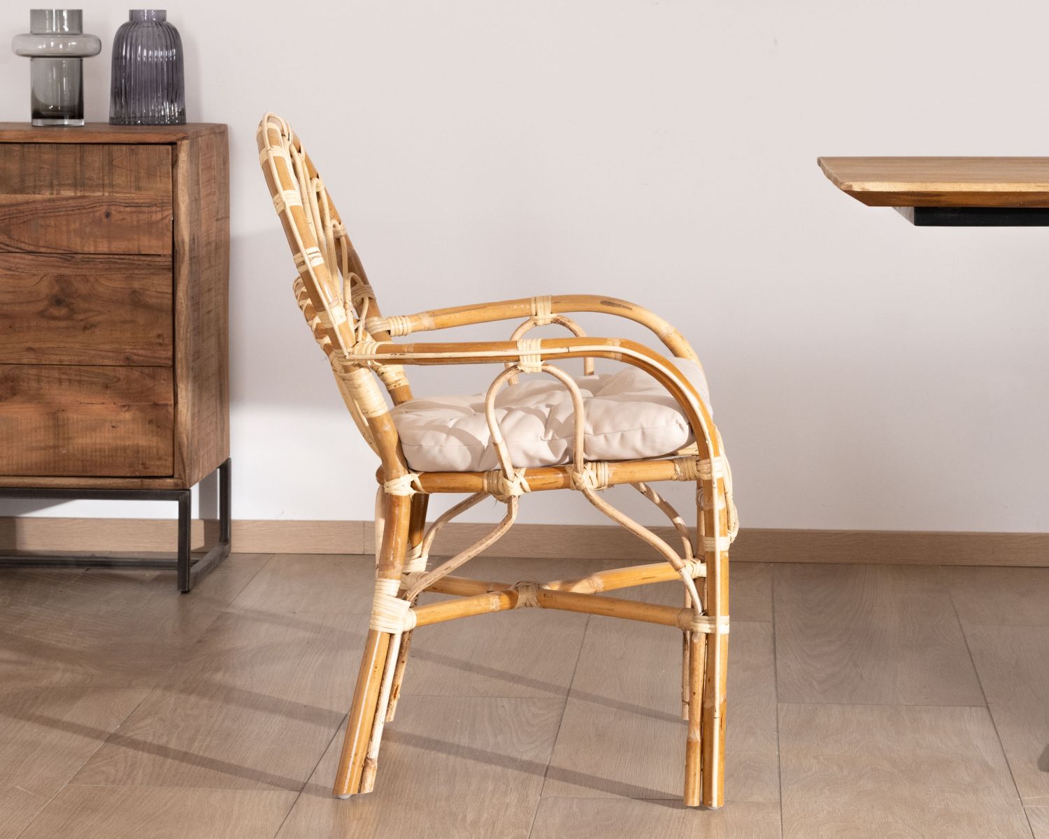 Elégant fauteuil de jardin en rotin avec assise rembourrée "Noho"