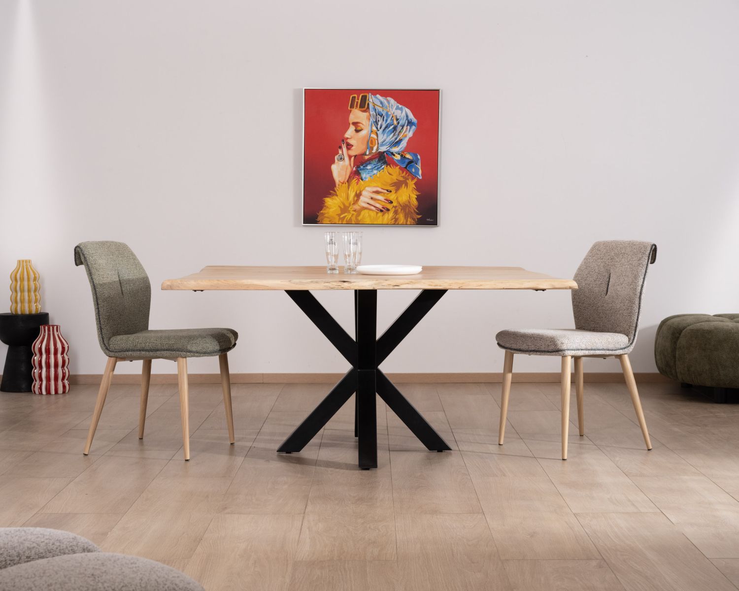Table de repas en acacia et pieds mikado "3D" plateau forme carrée 150 cm