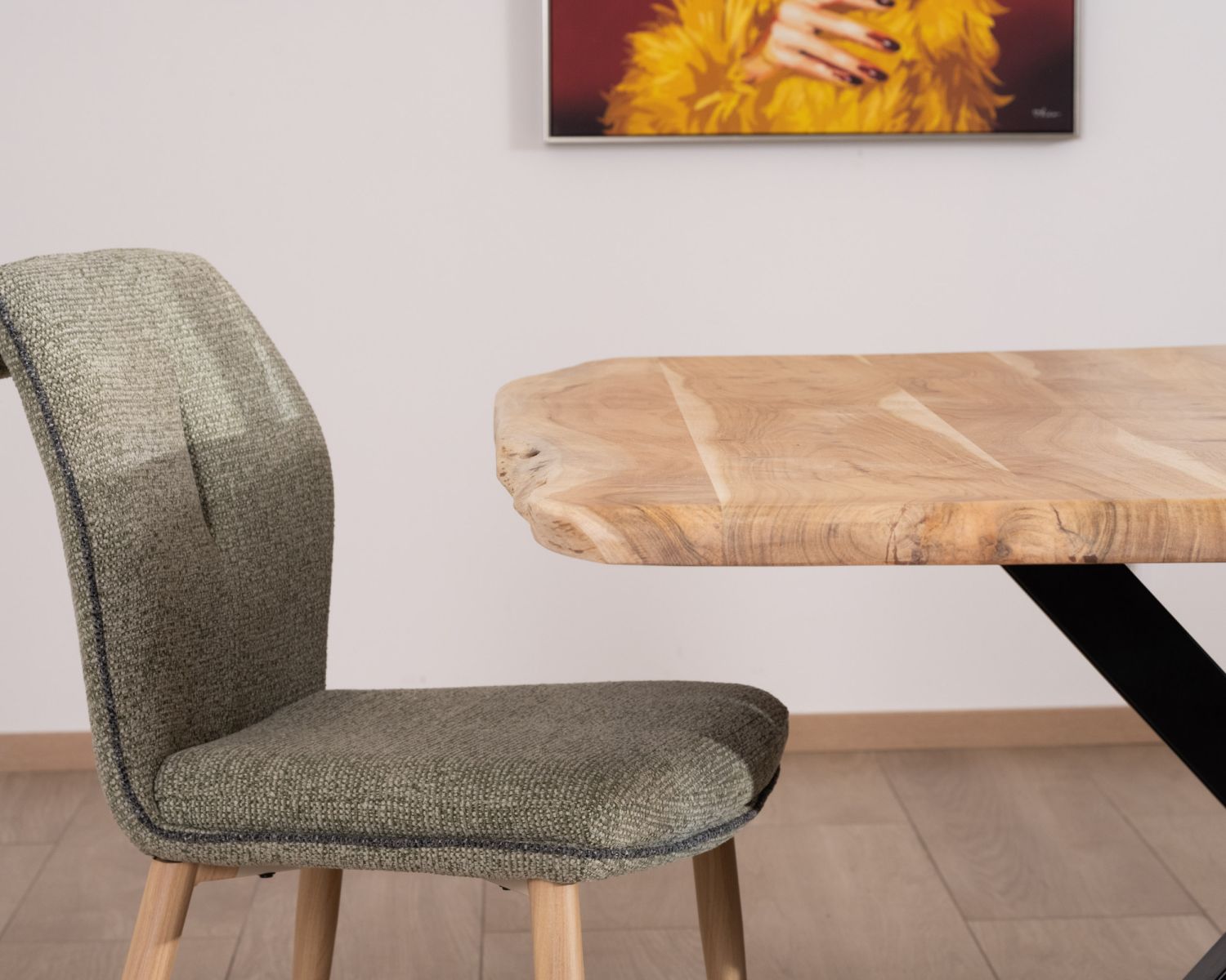Table de repas en acacia et pieds mikado "3D" plateau forme carrée 150 cm