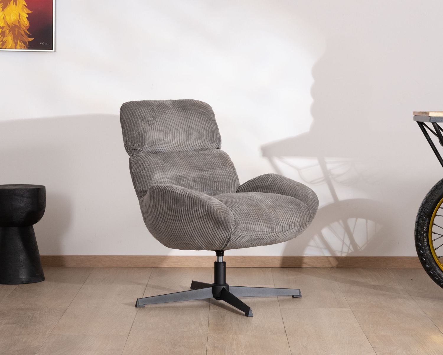 Fauteuil rétro en tissu gris et pied pivotant en métal noir "Bissett"
