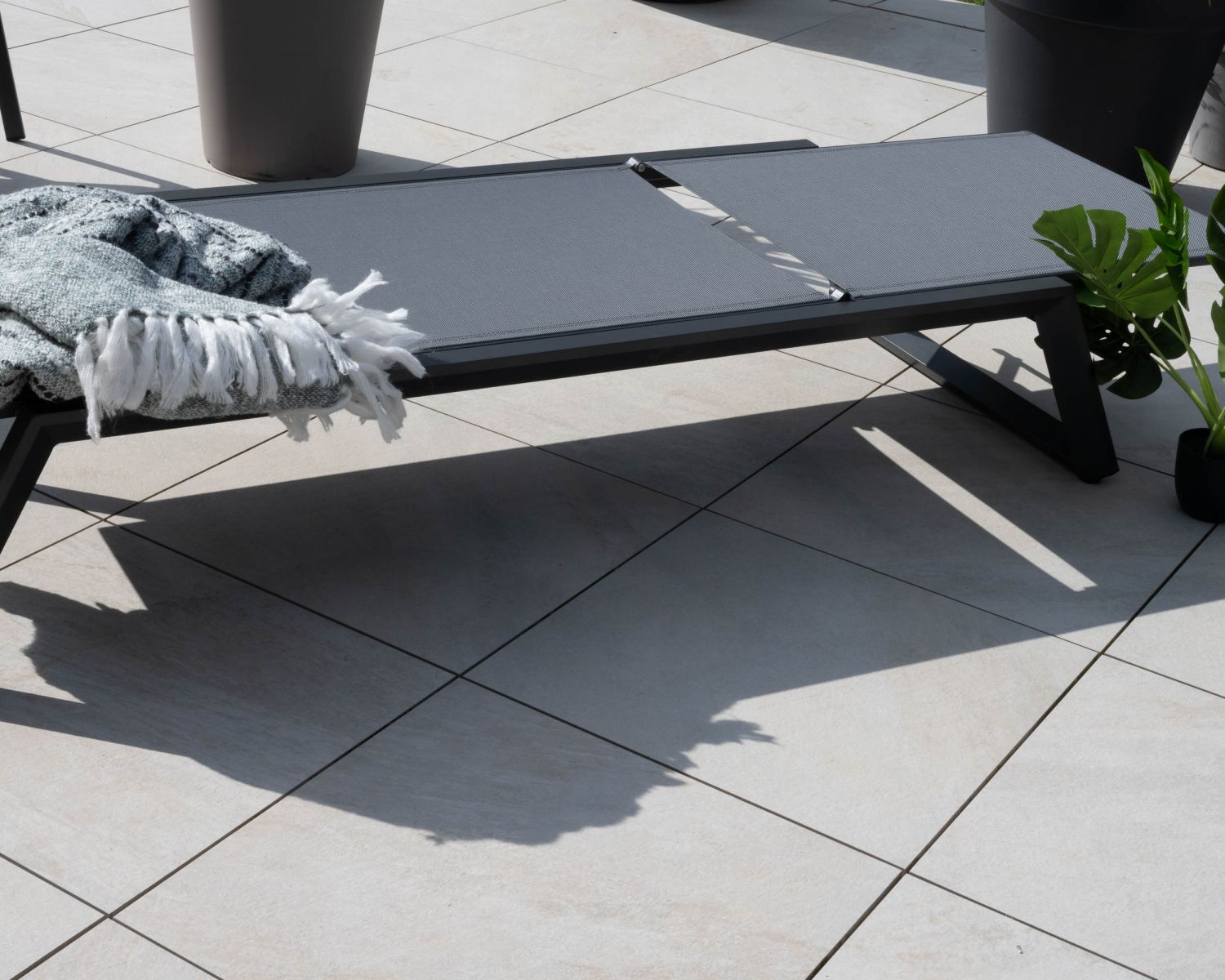 Transat anthracite épuré et design en aluminium et textilène "Campobello"