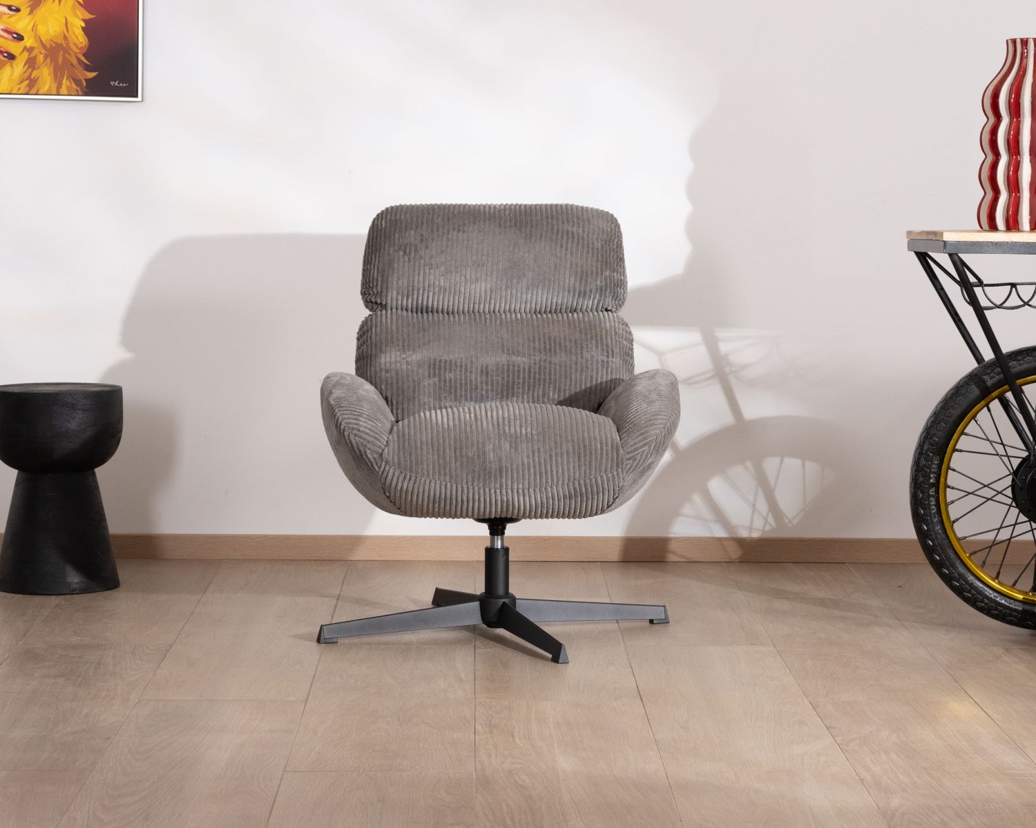 Fauteuil rétro en tissu gris et pied pivotant en métal noir "Bissett"