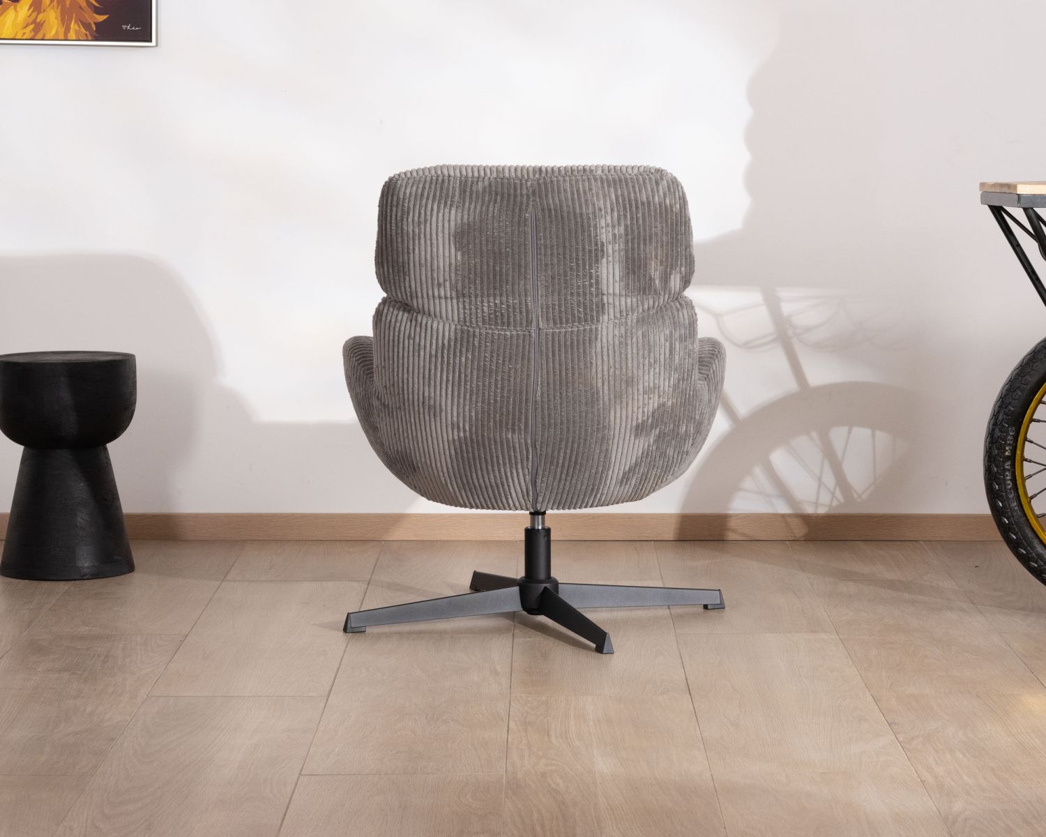 Fauteuil rétro en tissu gris et pied pivotant en métal noir "Bissett"
