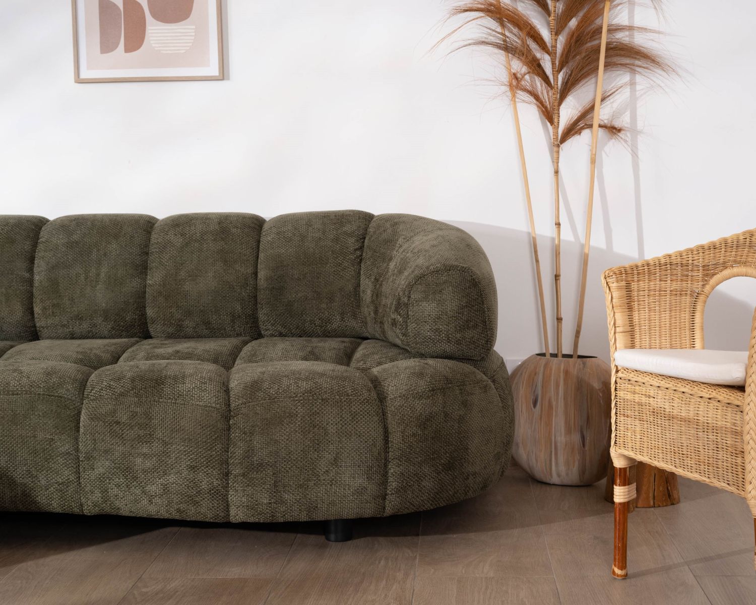 Canapé en tissu vert avec extension électrique et méridienne retour gauche "Syltan"