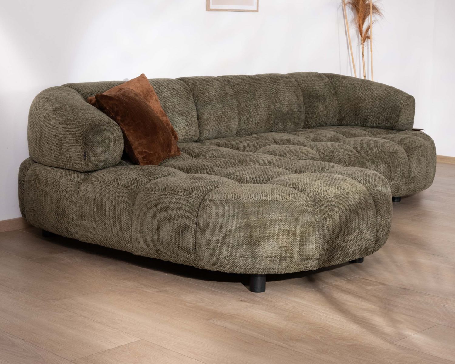 Canapé en tissu vert avec extension électrique et méridienne retour gauche "Syltan"