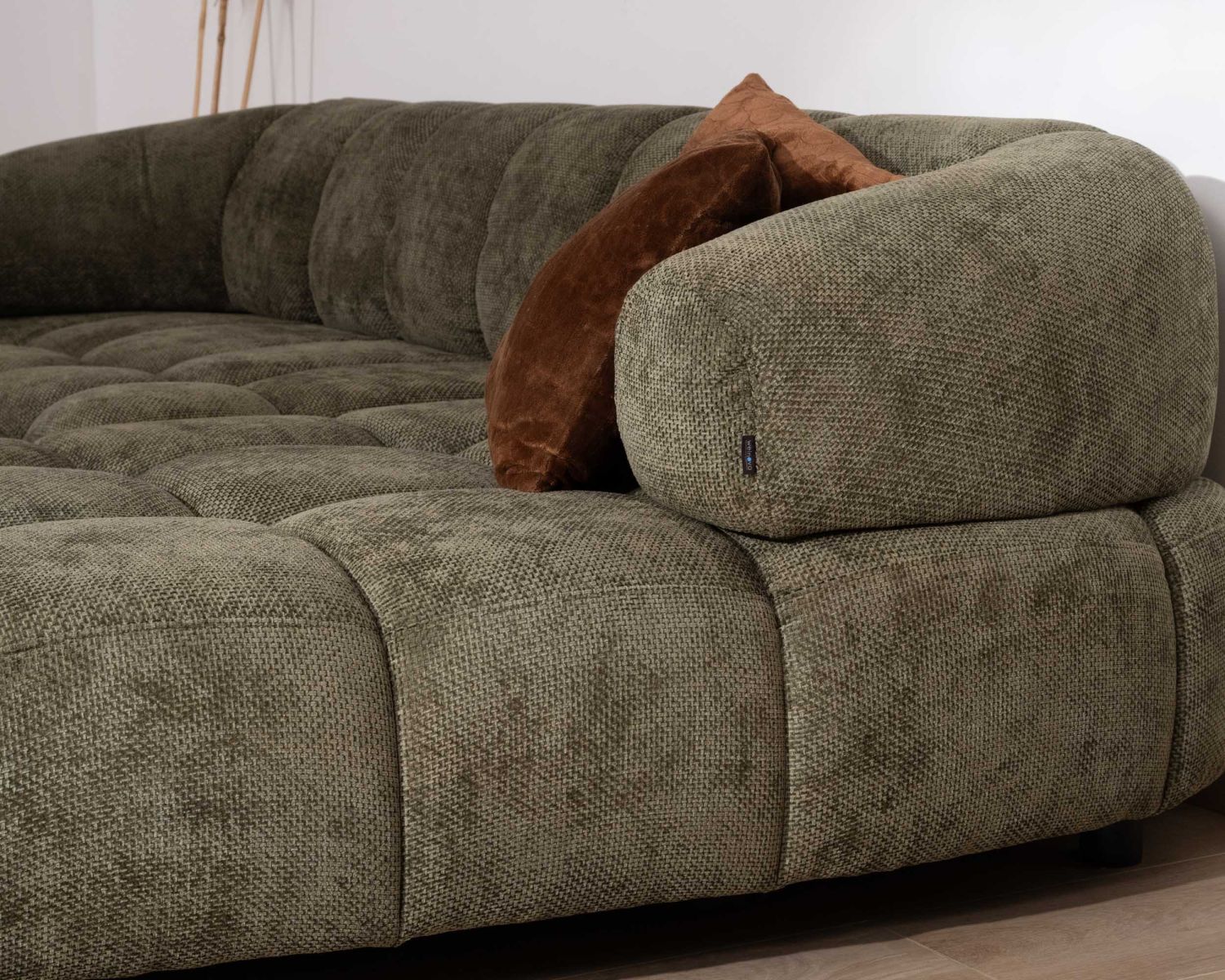 Canapé avec réglage électrique et méridienne "Syltan" tissu ultra doux vert foncé