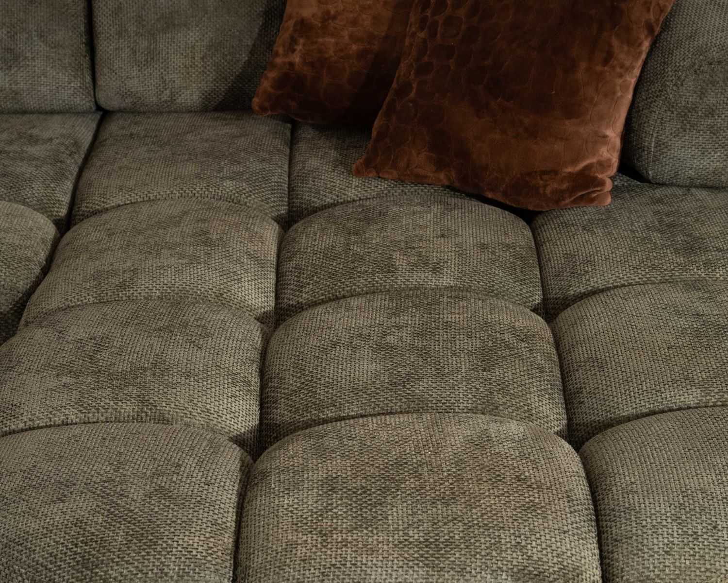 Canapé avec réglage électrique et méridienne "Syltan" tissu ultra doux vert foncé