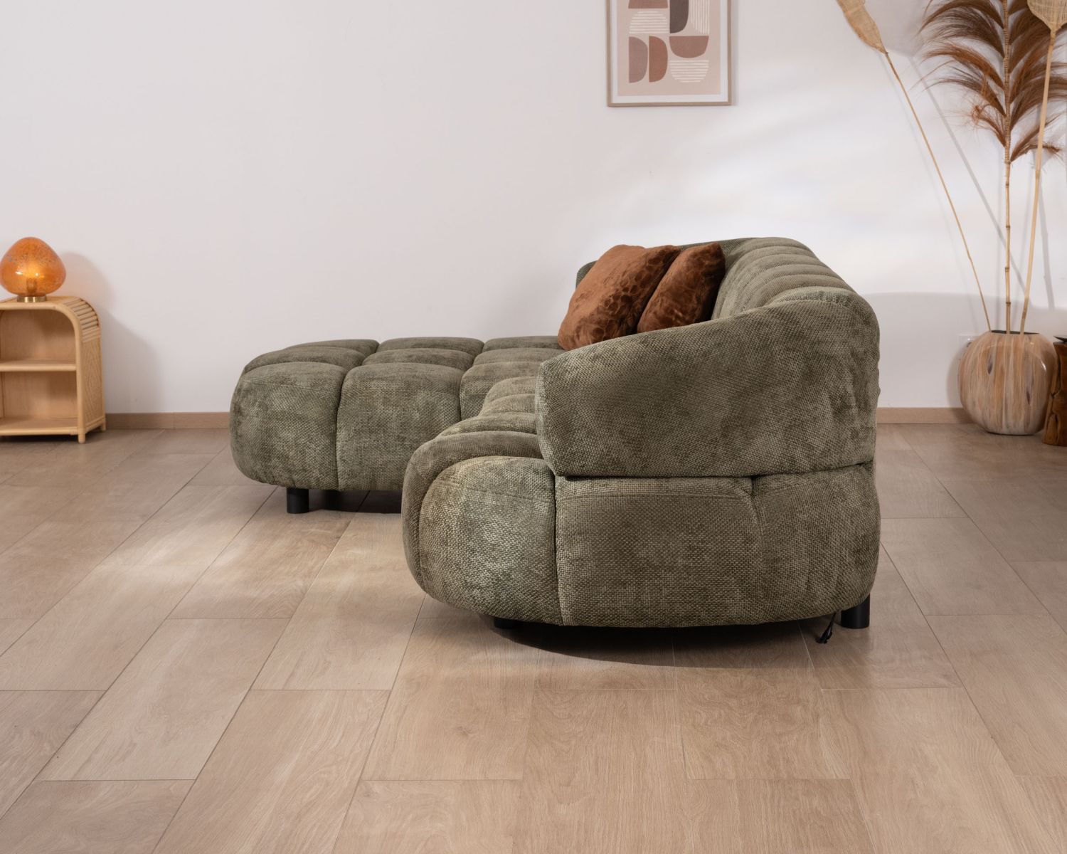 Canapé en tissu vert avec extension électrique et méridienne retour gauche "Syltan"