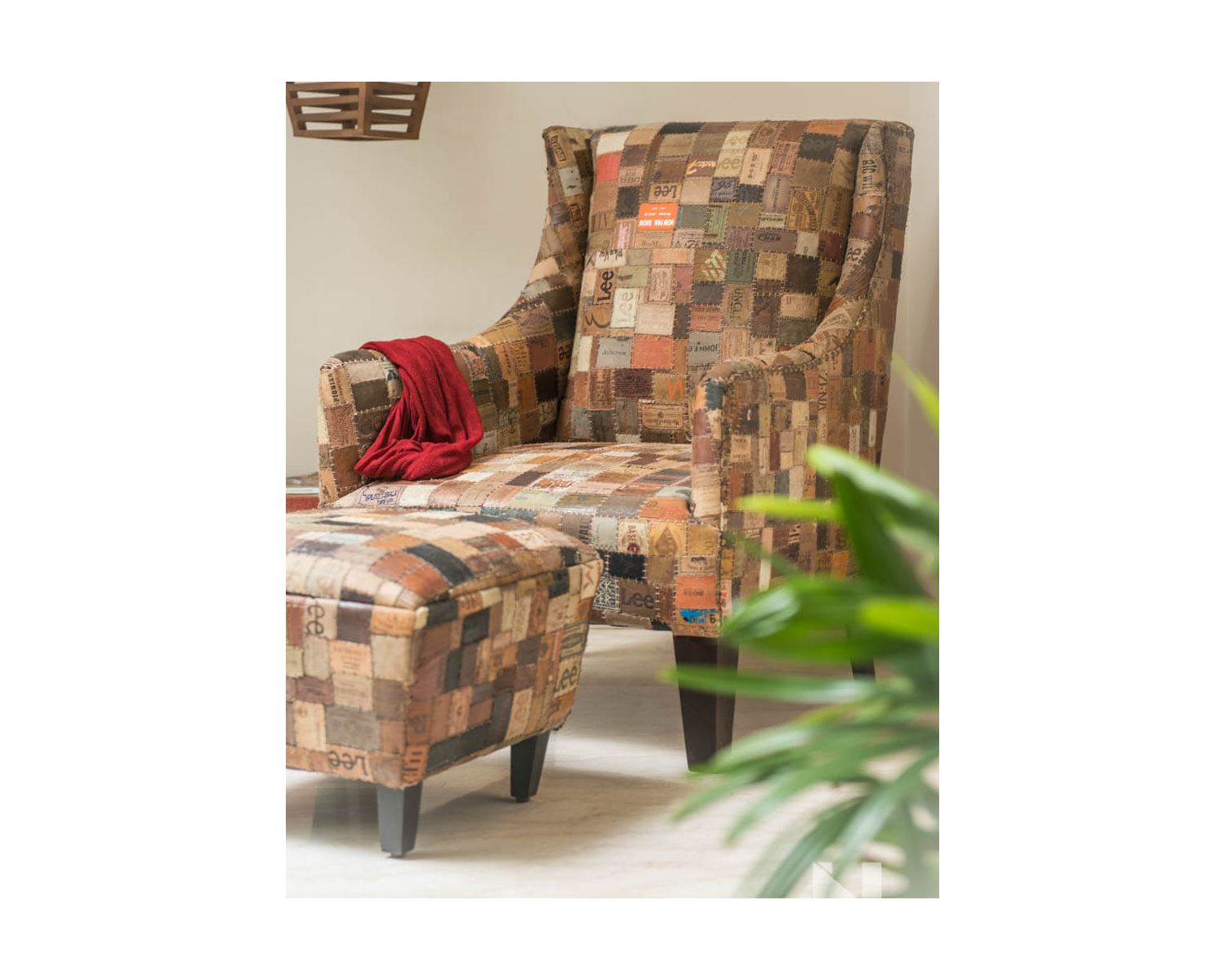 Fauteuil bergère 100% unique tissu recyclé et bois "Pop Vintage"