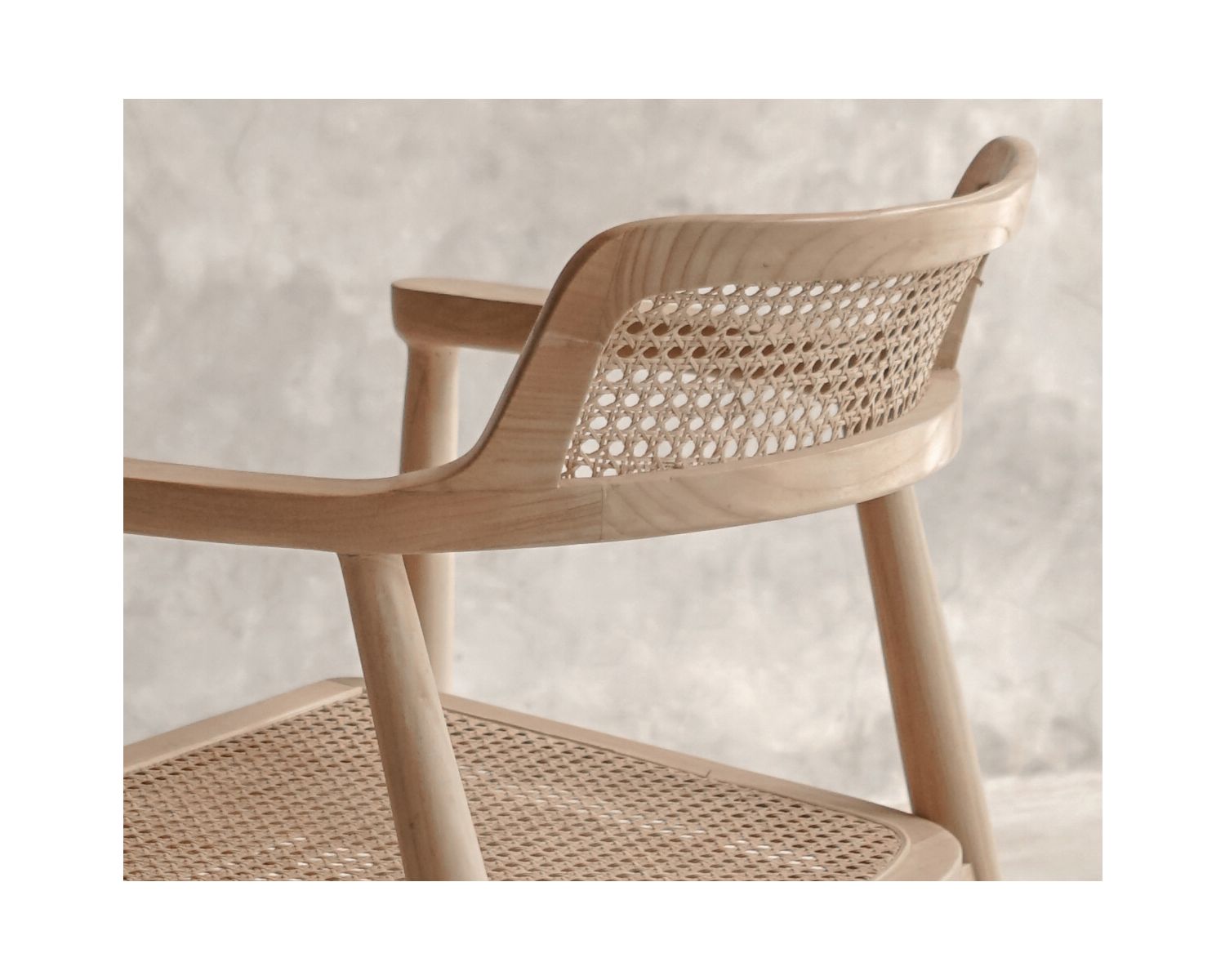 Chaise de repas avec accoudoirs design épuré "Vogue" en bois de sungkai