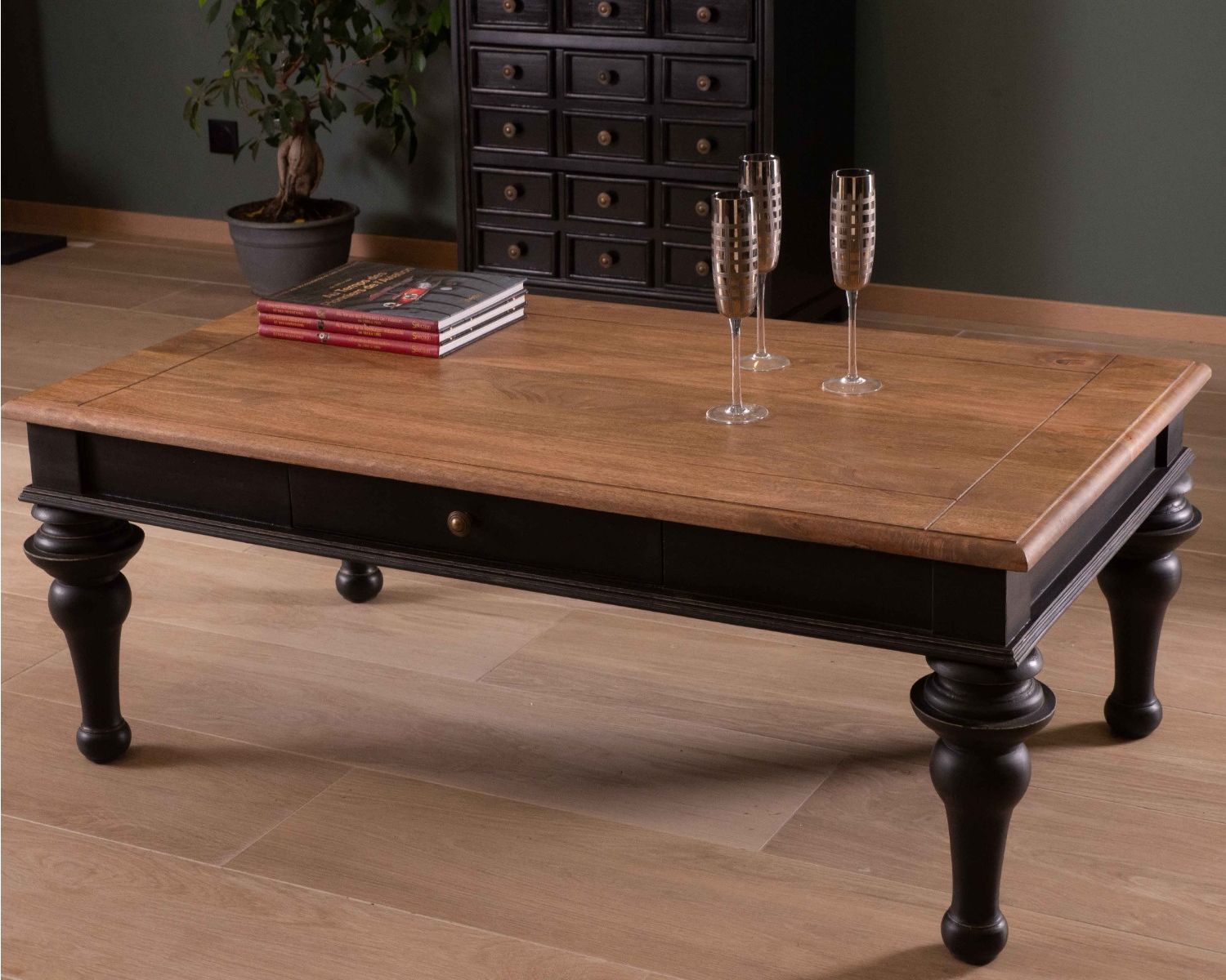 Table basse bicolore rectangulaire style néoclassique chic "Legacy"