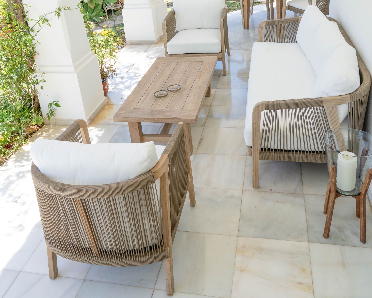 Salon de jardin épuré en teck recyclé "Eole"