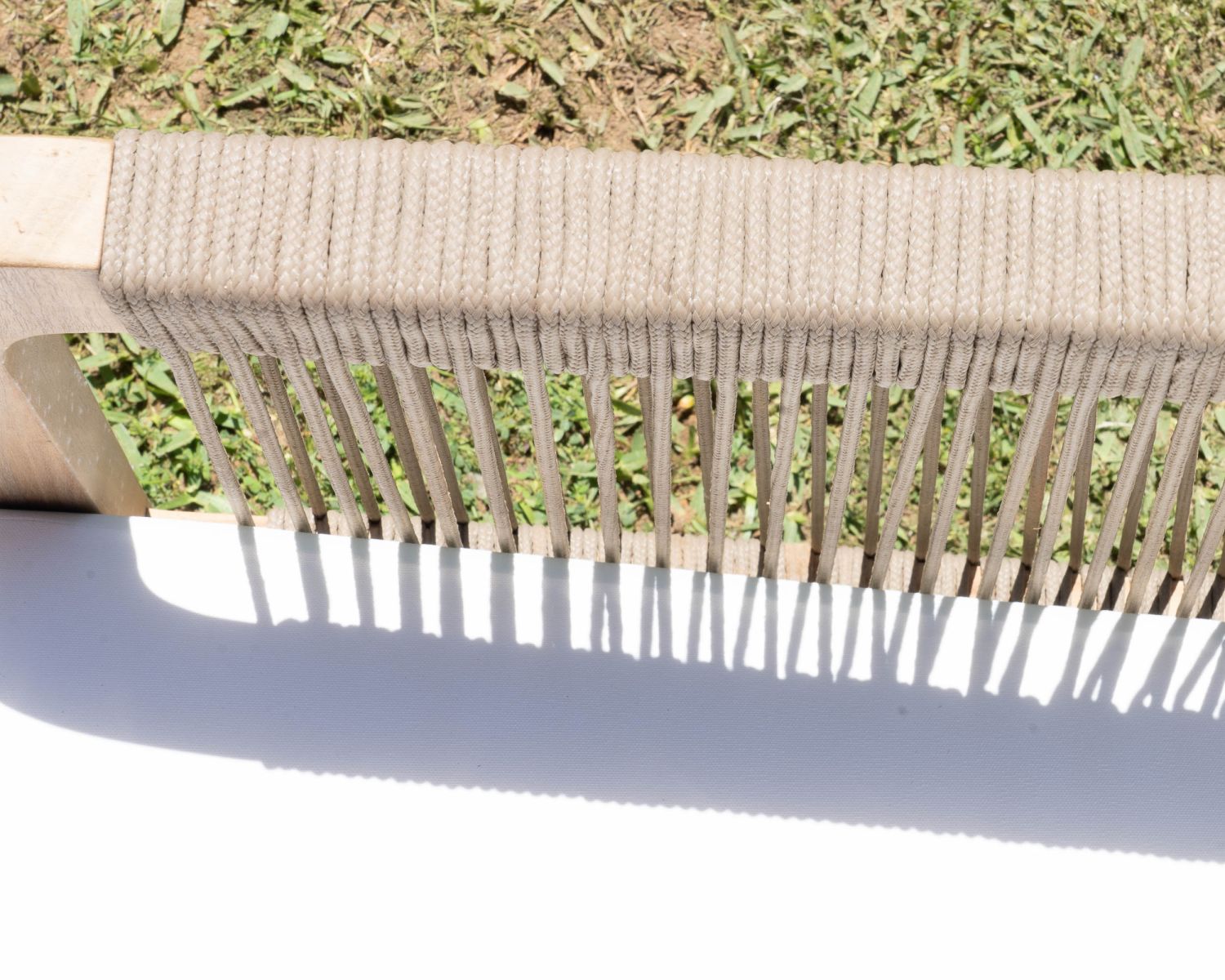 Salon de jardin épuré en teck recyclé "Eole"