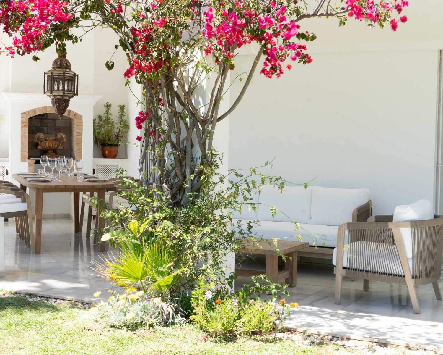 Salon de jardin épuré en teck recyclé "Eole"