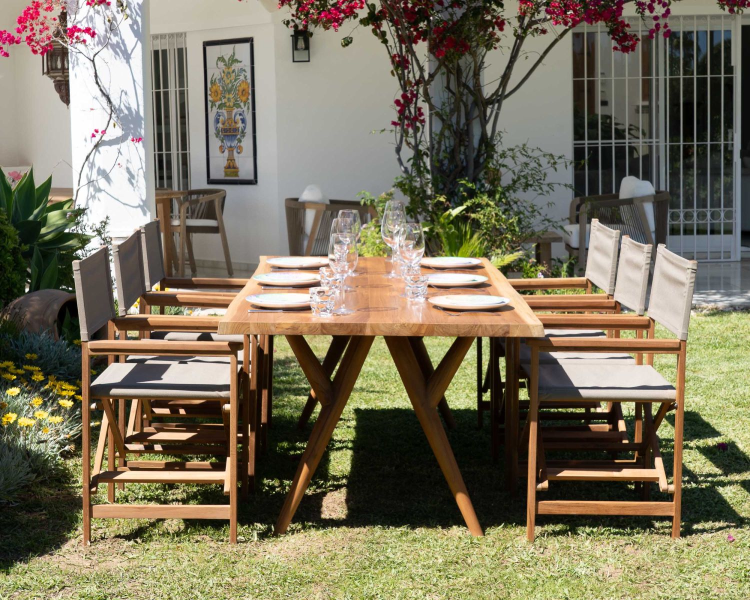 Chaise d'extérieur pliante esprit fauteuil de réalisateur en teck et tissu "Loddy"