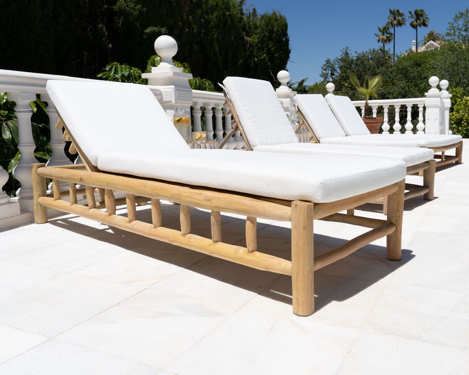 Bain de soleil 1 place design exotique en branches de teck "Sumatra"