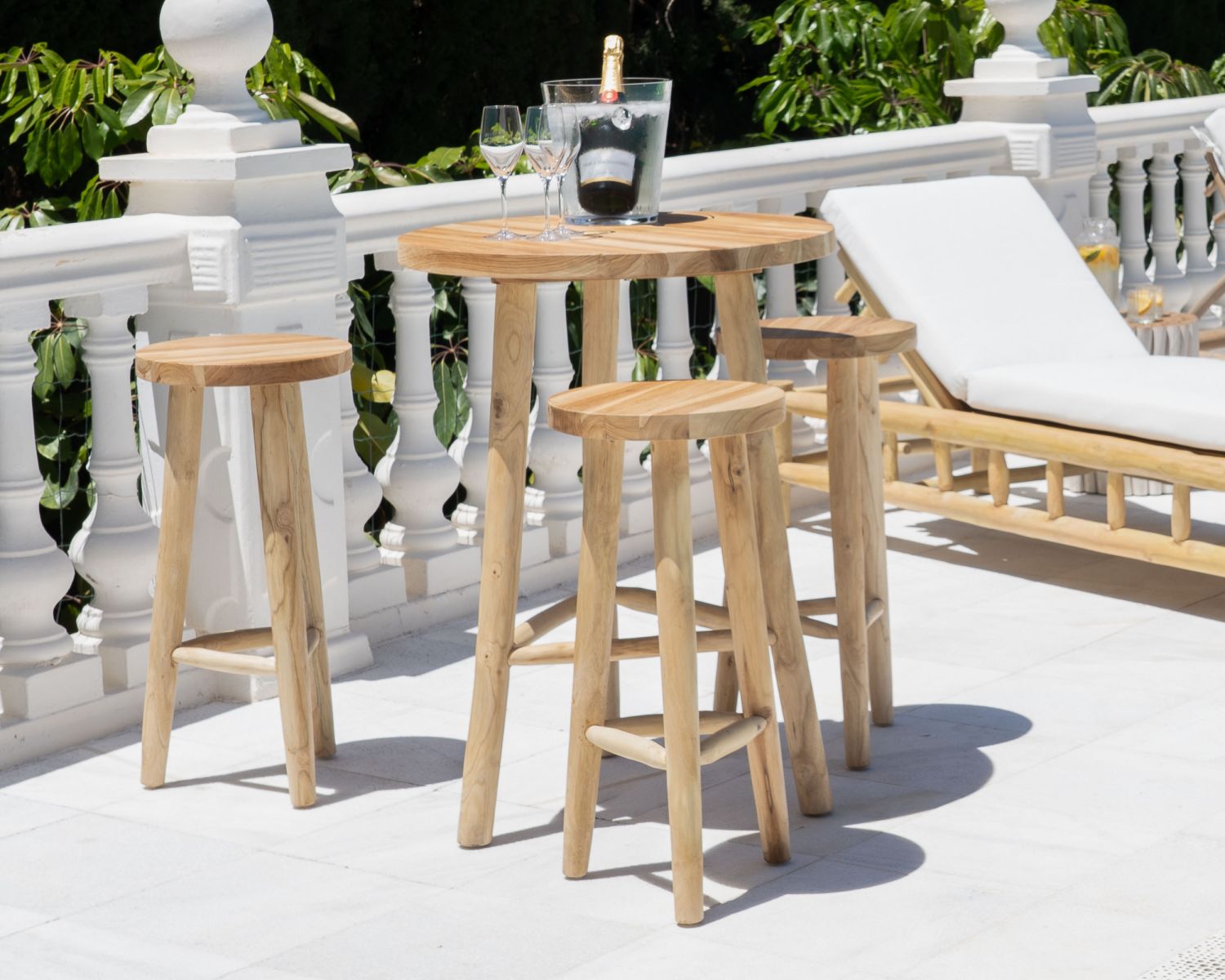 Petit table haute ronde 80 cm esprit ethnique en teck "Sumatra"