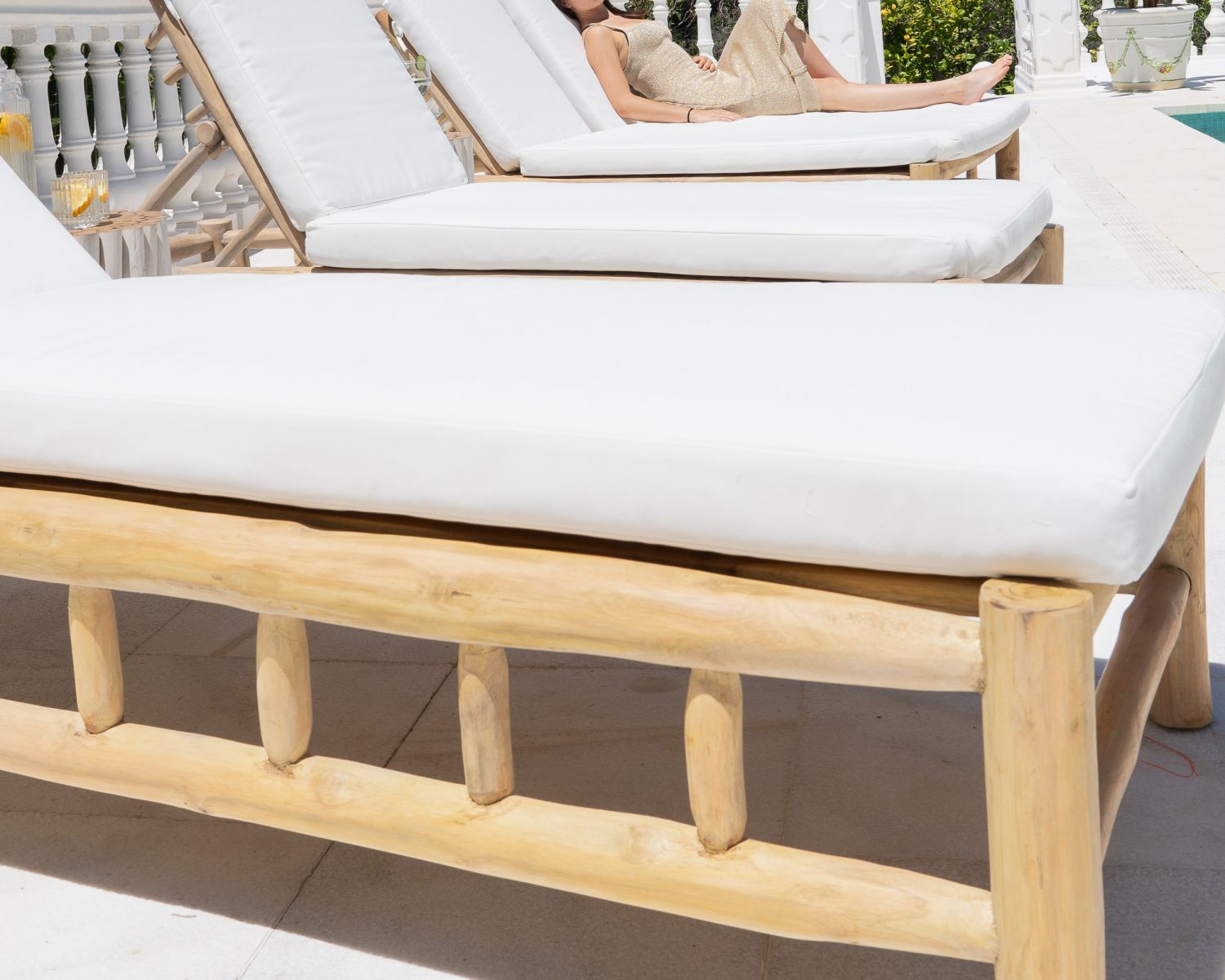 Bain de soleil 1 place design exotique en branches de teck "Sumatra"