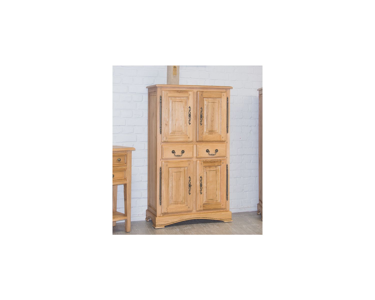 Armoirette en chêne massif 4 portes 2 tiroirs "Campagnol"