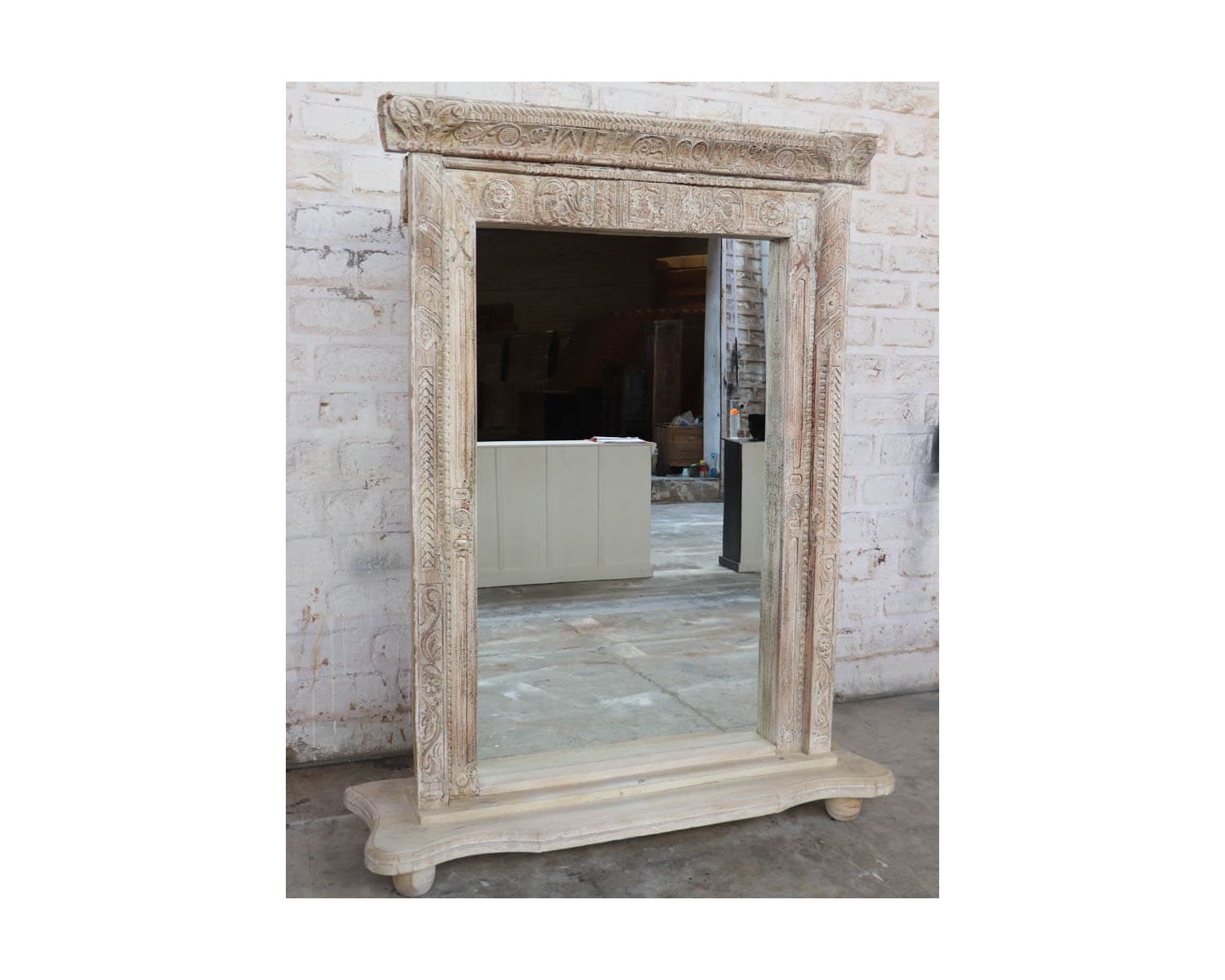 Miroir indien avec cadre bois sculpté modèle unique "Vieille Porte"