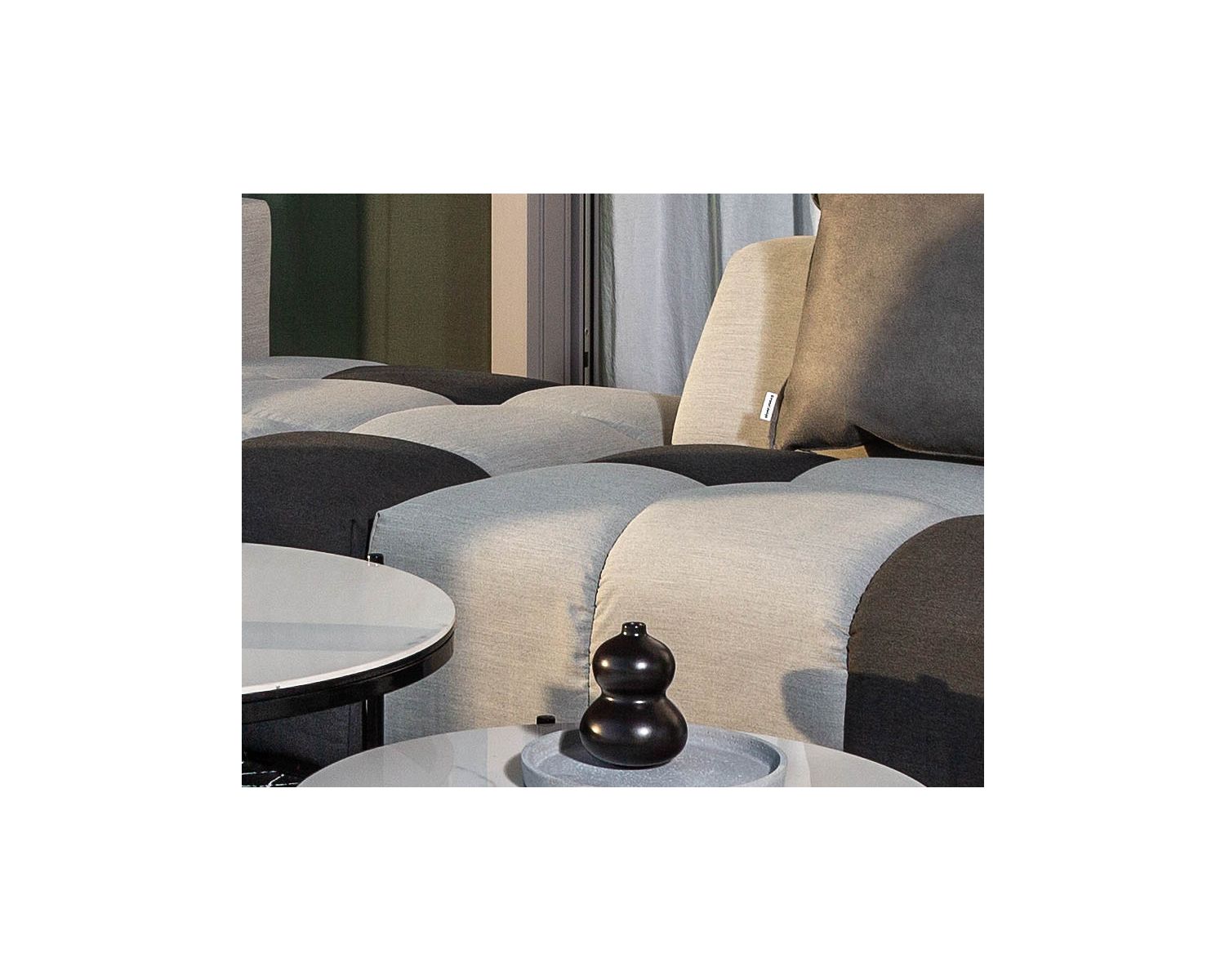 Canapé d'extérieur angle droit design bicolore en tissu Sunbrella "Lazy Beach"