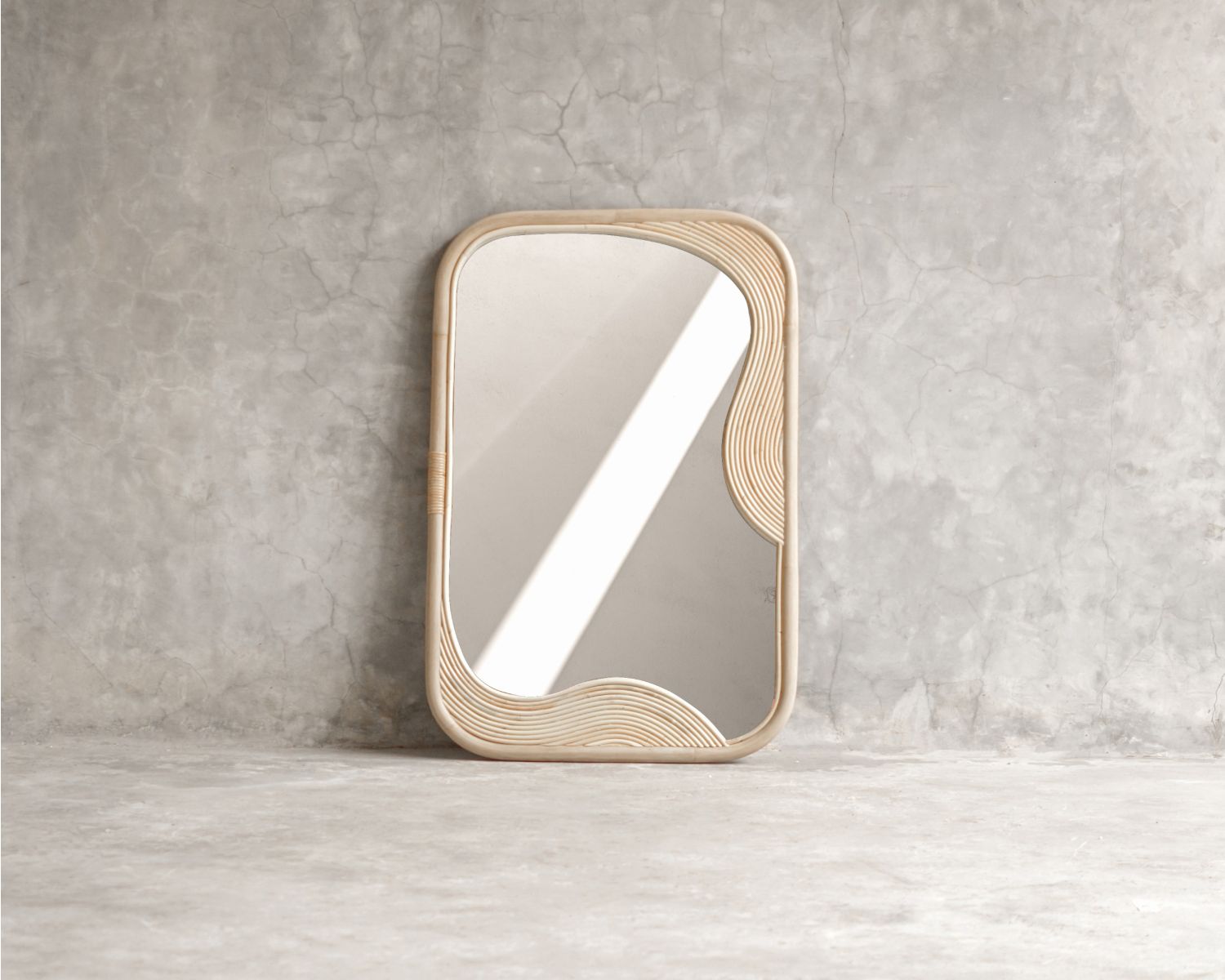 Grand miroir 180x70 cm cadre en rotin "Solira" motif et design organique