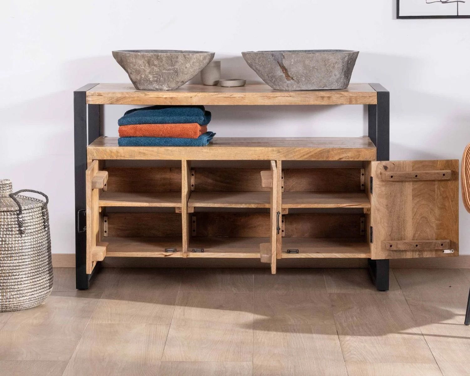 Meuble sous vasque style industriel 125 cm en manguier massif et métal noir "Mounty"
