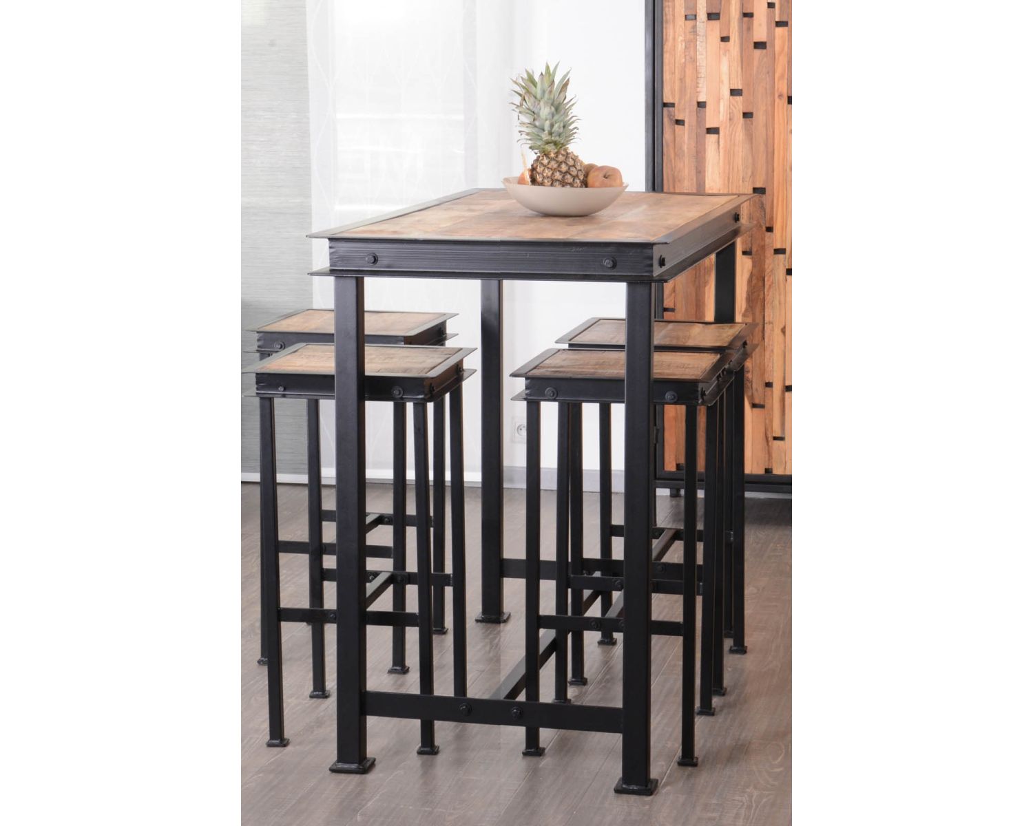 Tabouret de bar industriel en métal et bois "IPN"