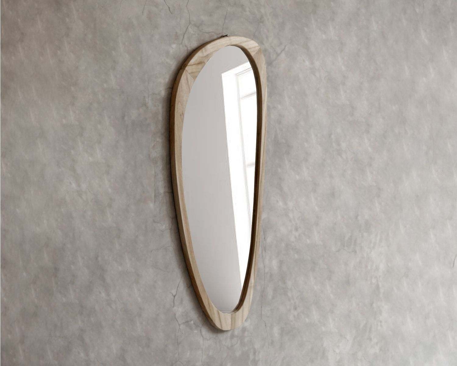 Miroir forme organique avec cadre en bois "Solira" 130 cm de haut