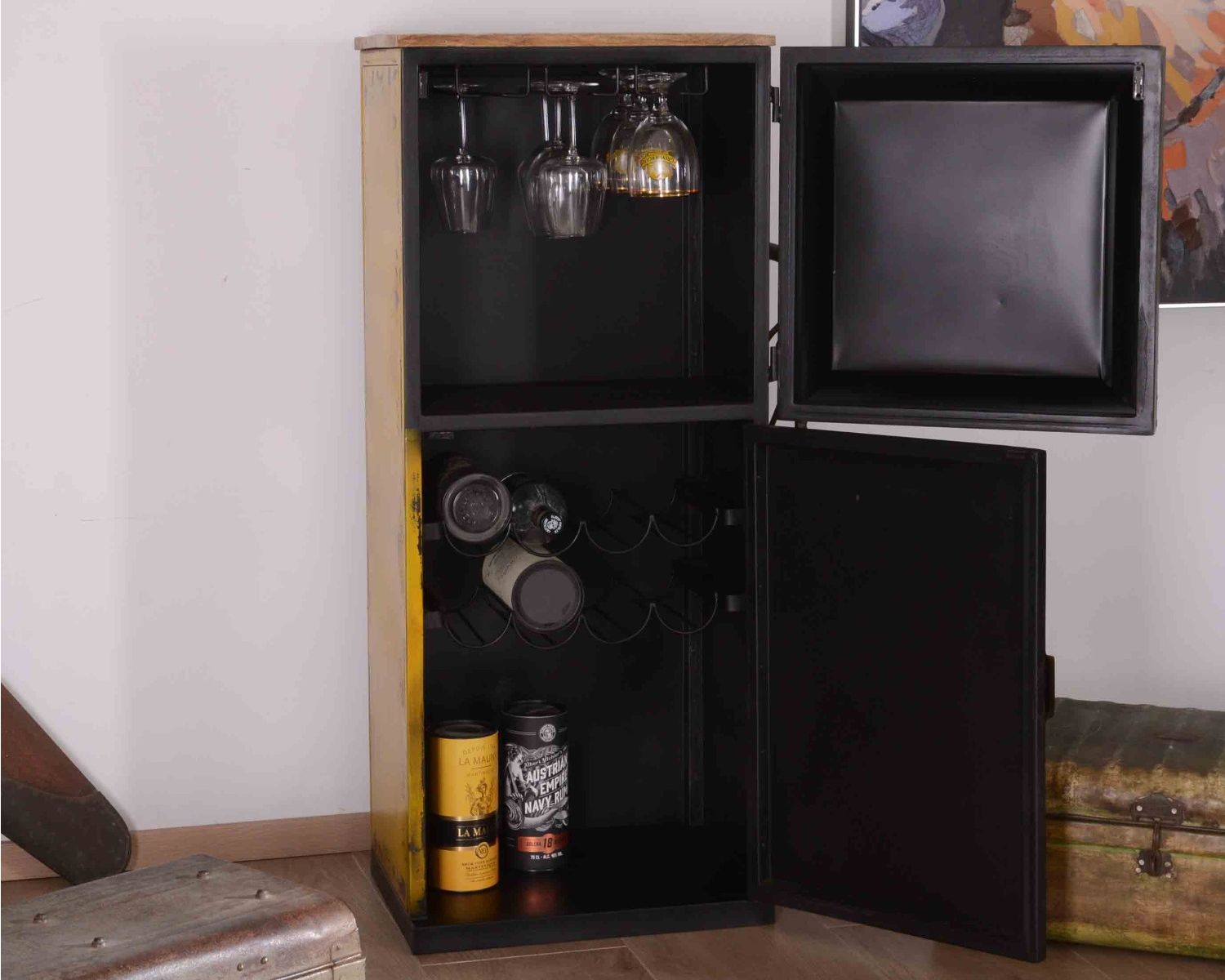 Bar insolite style pompe à essence métal jaune esprit vintage "Crazy"