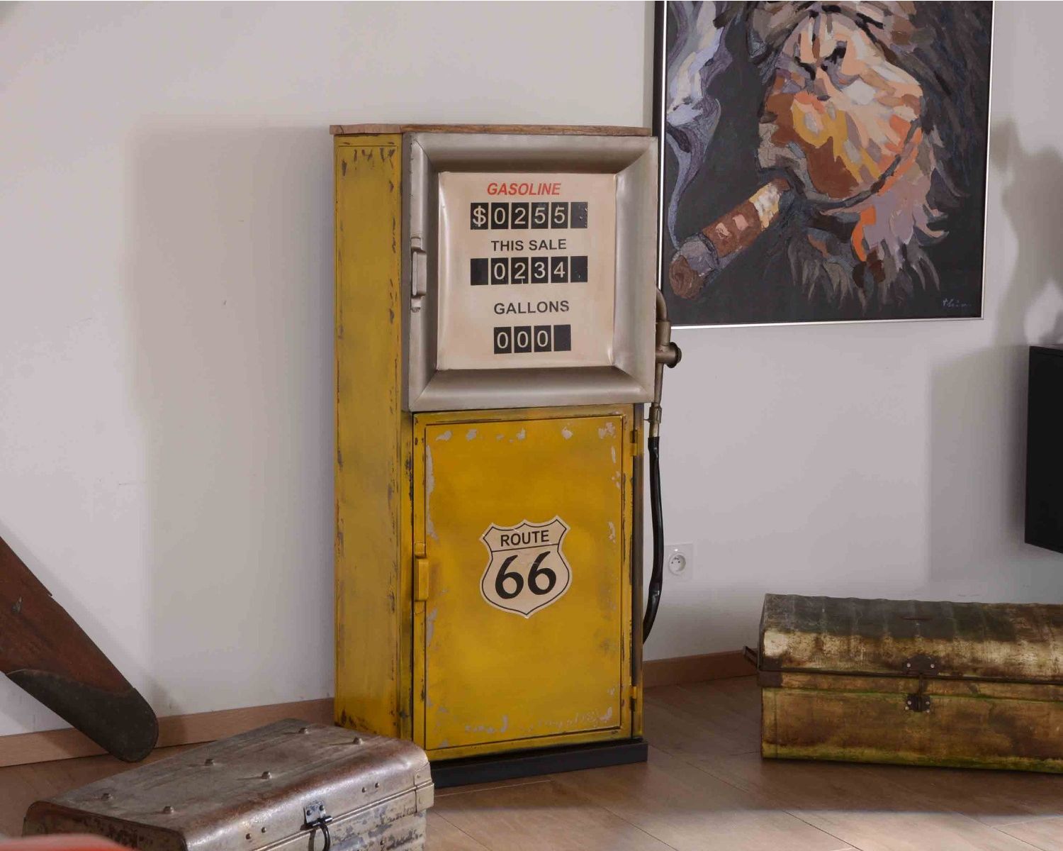 Bar insolite style pompe à essence métal jaune esprit vintage "Crazy"