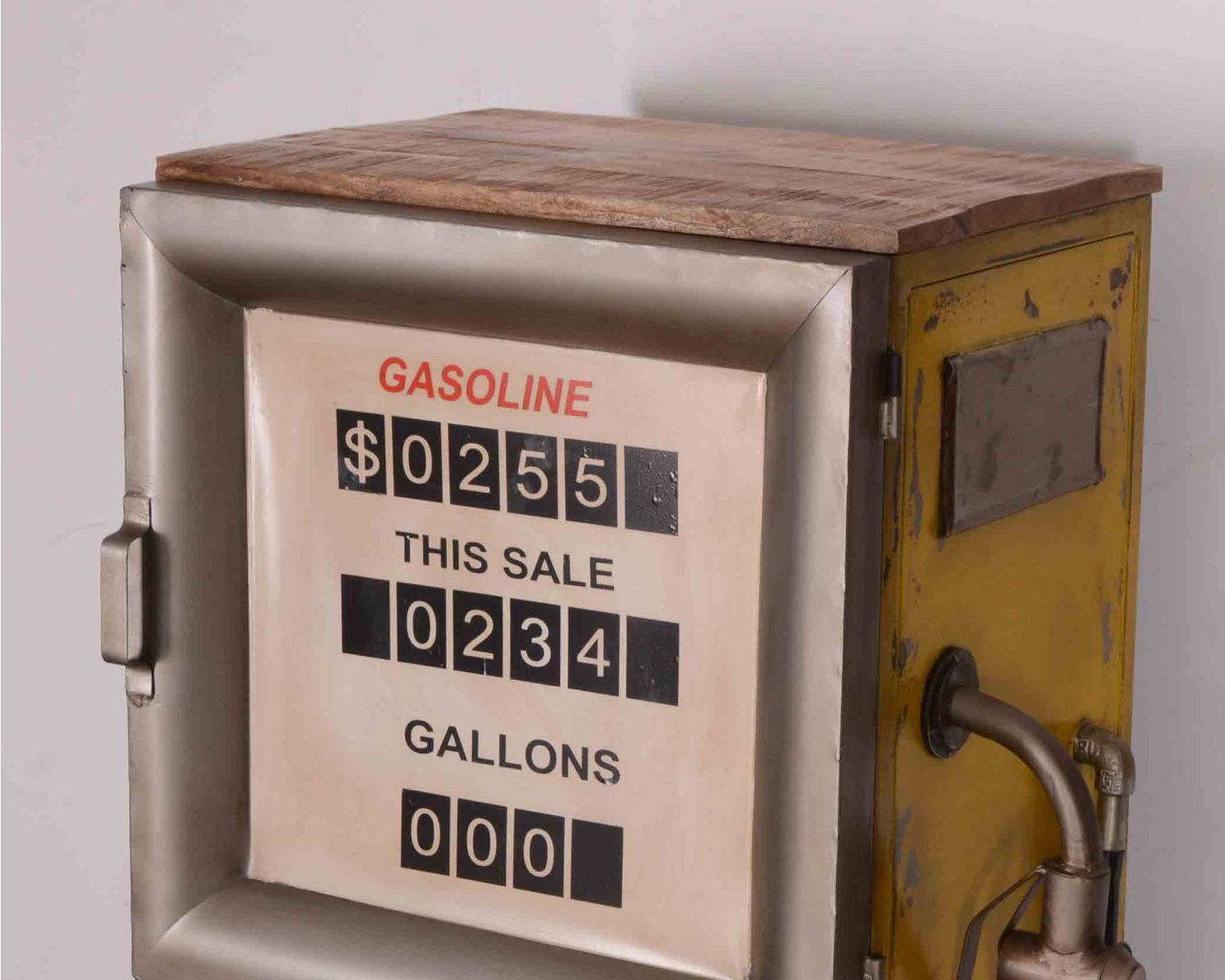 Bar insolite style pompe à essence métal jaune esprit vintage "Crazy"