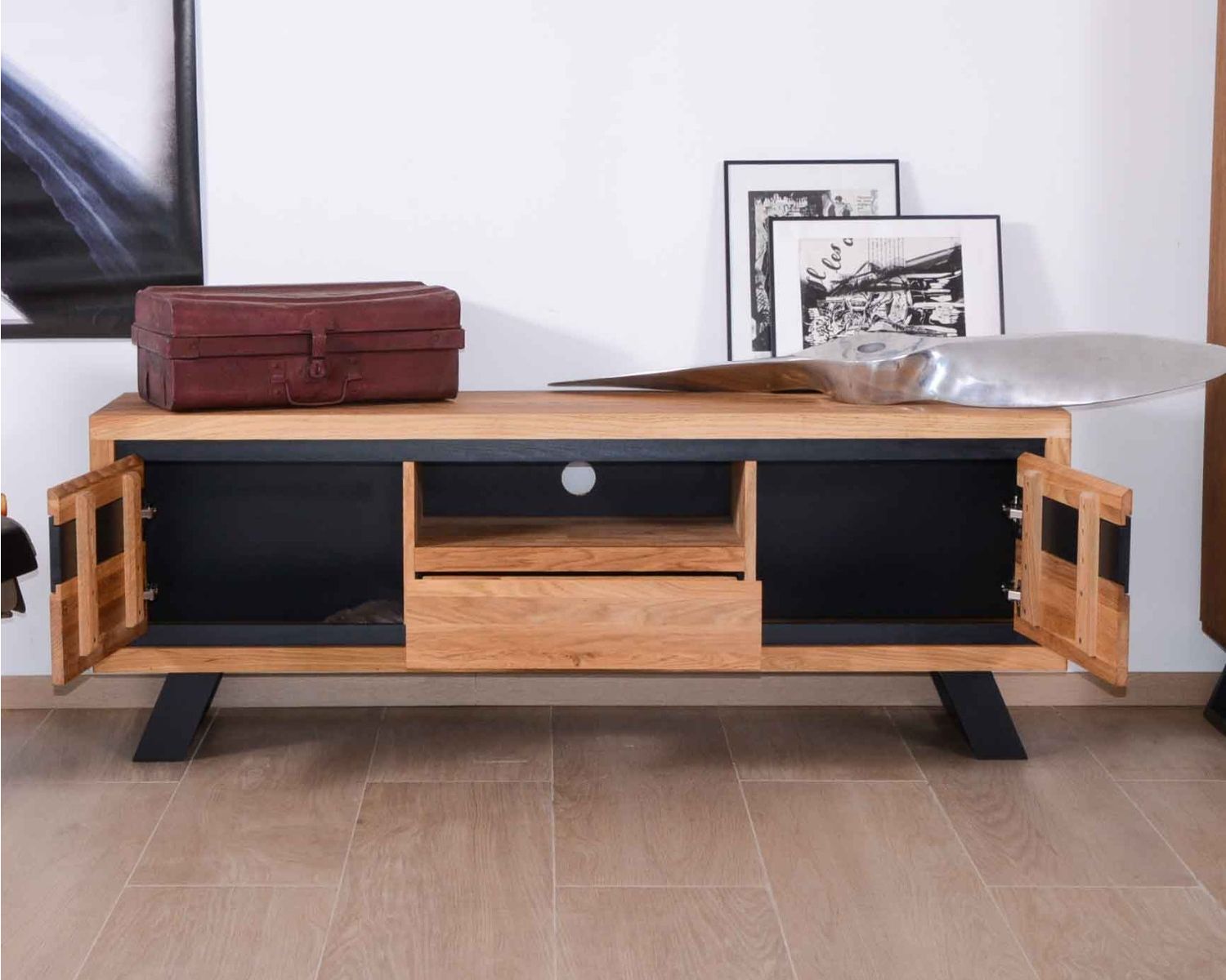 Grand meuble TV en chêne moderne "Toly" 2 portes 1 tiroir 1 niche 