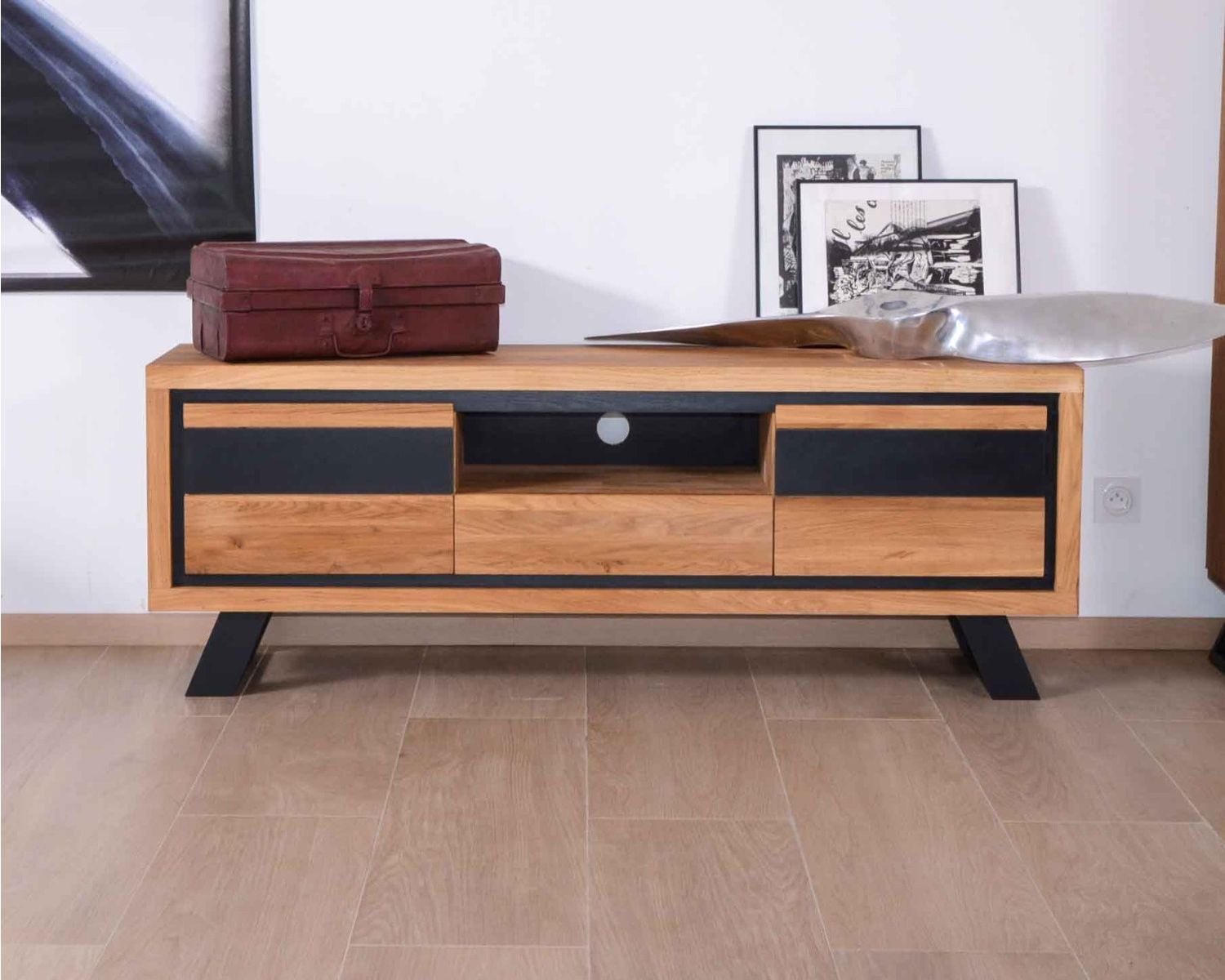 Grand meuble TV en chêne moderne "Toly" 2 portes 1 tiroir 1 niche 