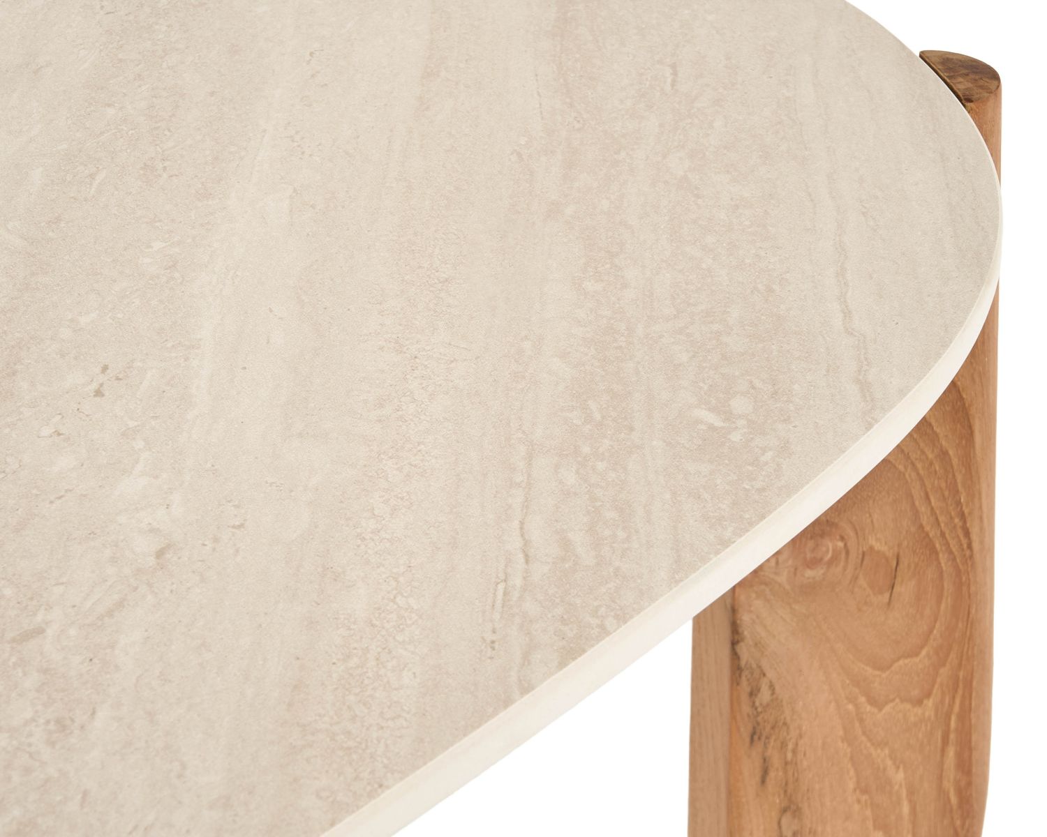 Grande table basse design organique intérieur / extérieur en teck massif et plateau céramique effet travertin "Osten"
