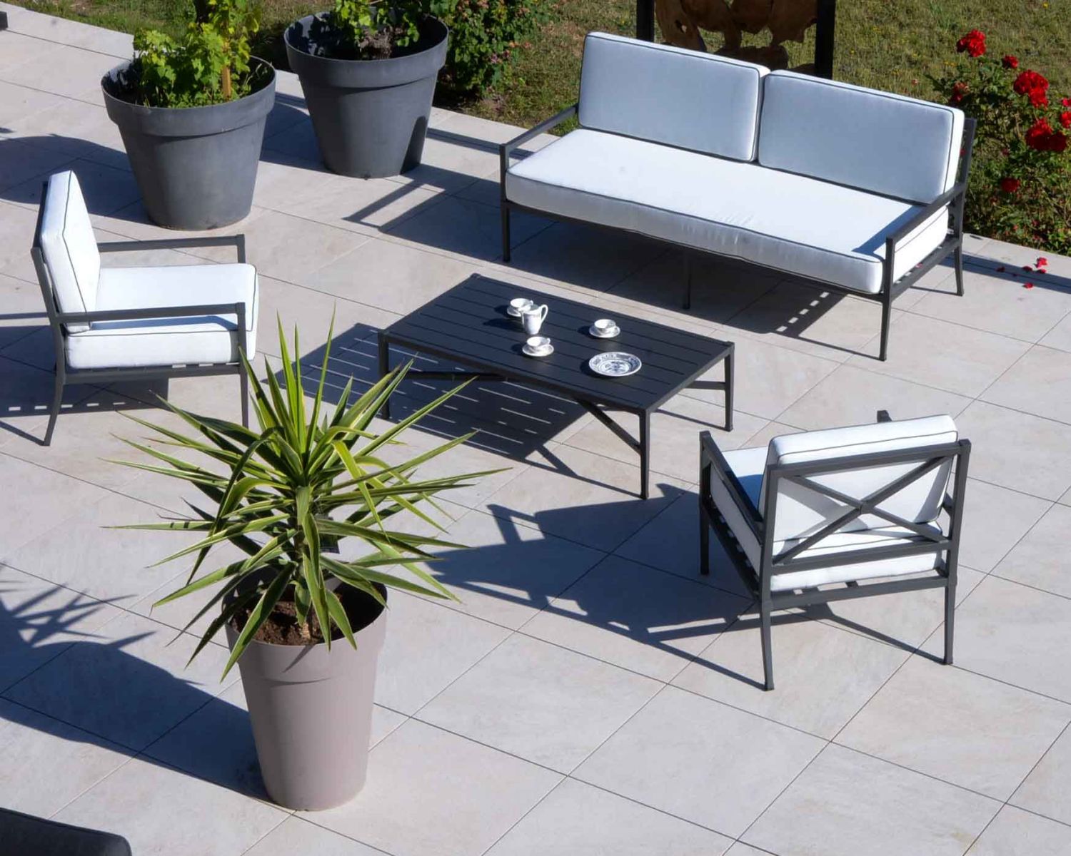 Table basse rectangulaire style classique chic en aluminium "Chambord"