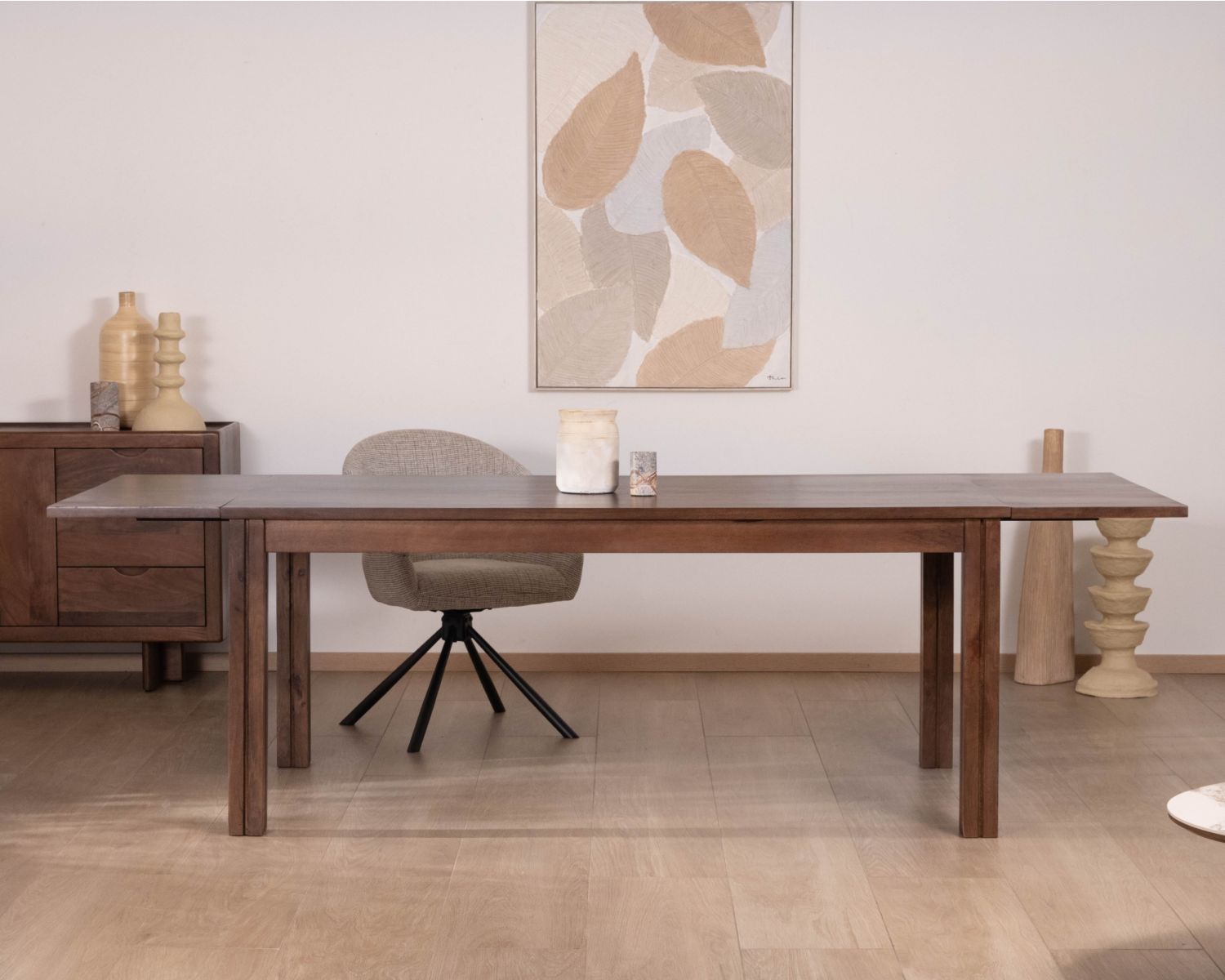 Table extensible en manguier massif teinte noyer "Sicora" 180 cm esprit zen