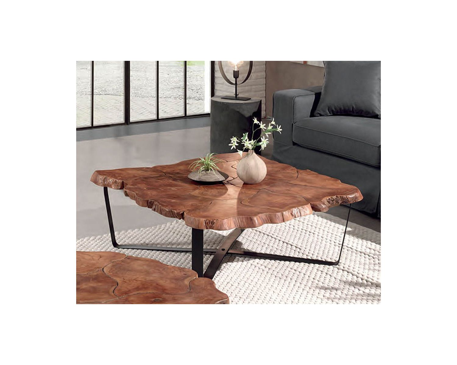 Table basse carrée plateau teck recyclé pieds métal croisés "Palaos"