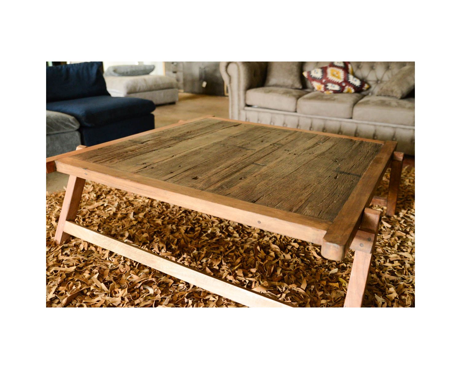 Grande table basse carrée vieux bois ethnique "Népalaise"